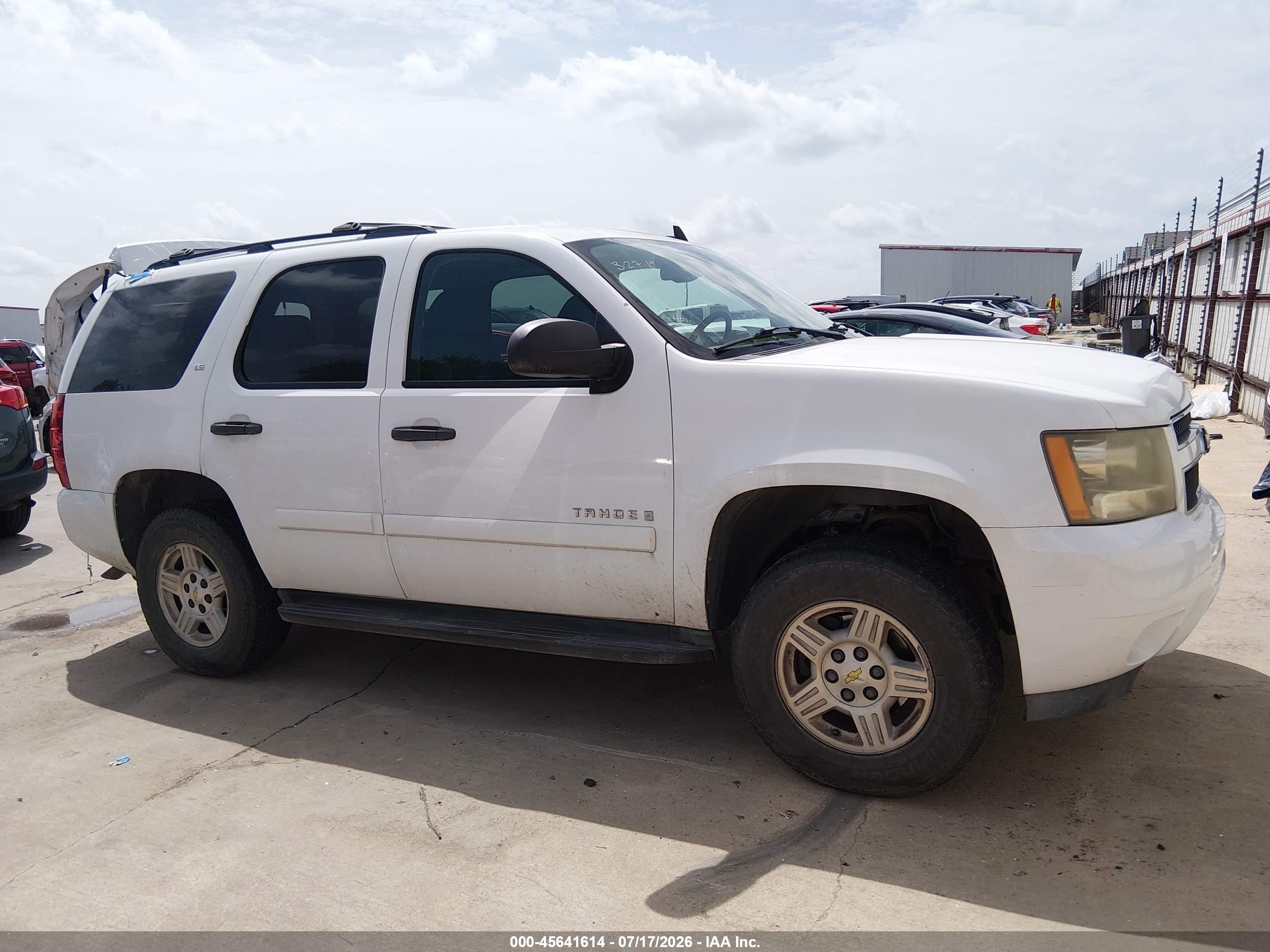2007 Chevrolet Tahoe Ls White vin: 1GNFC13087R408861