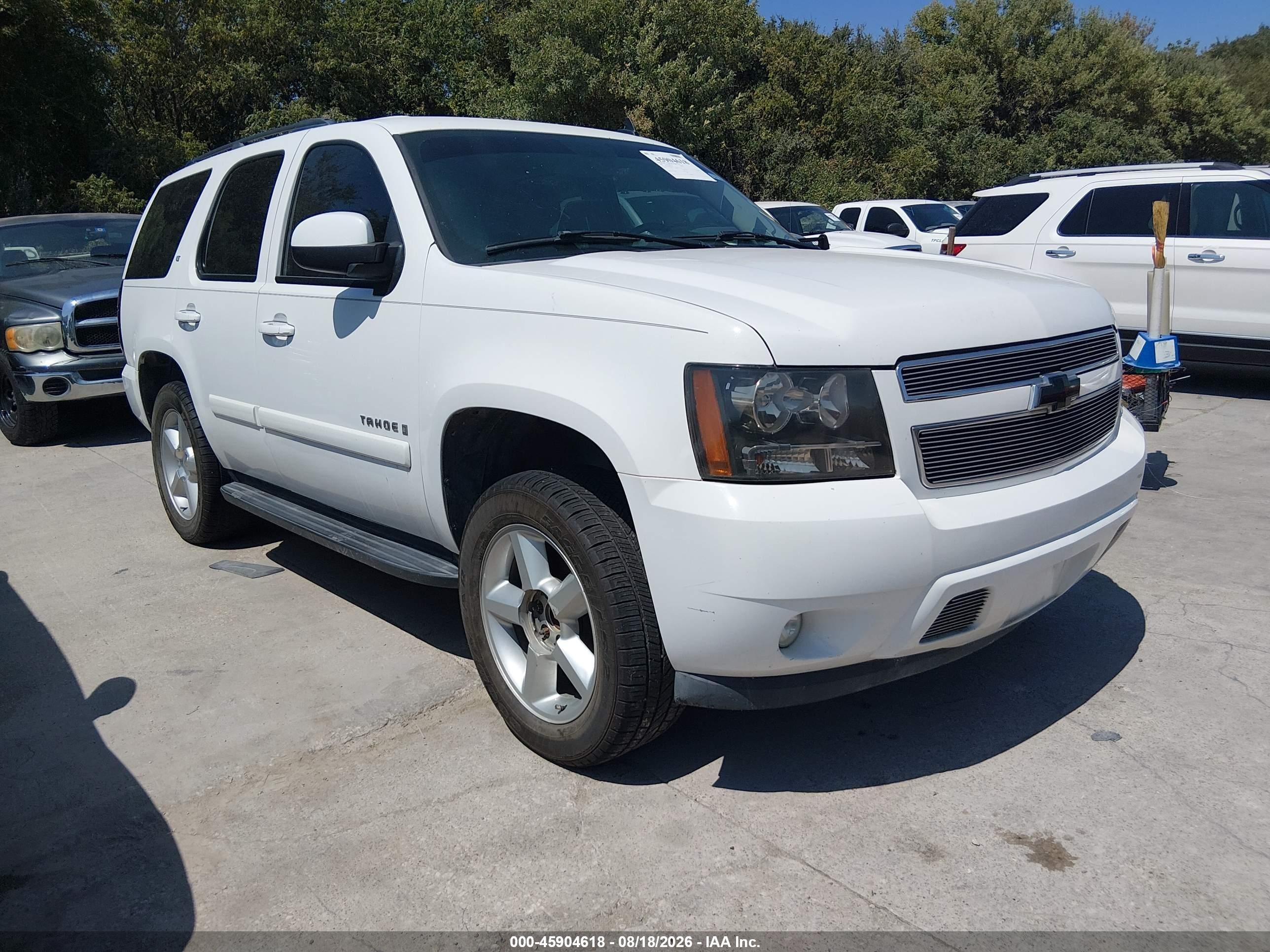 2008 Chevrolet Tahoe Lt White vin: 1GNFC13088R128374
