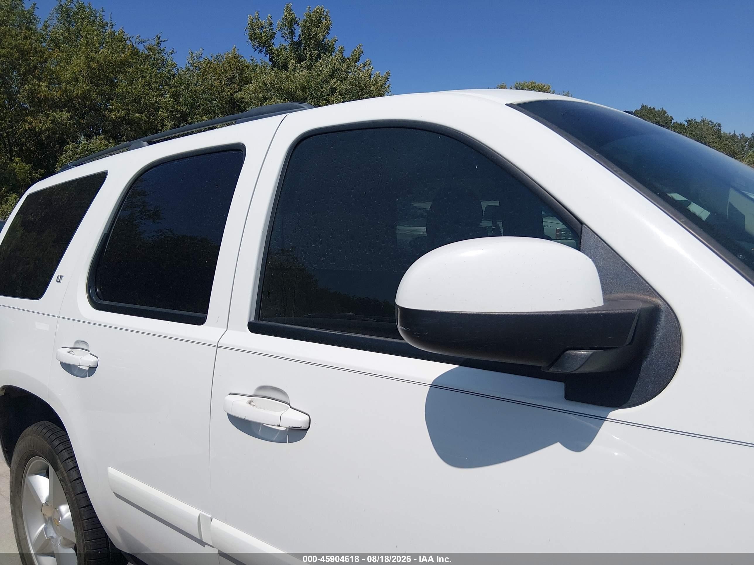 2008 Chevrolet Tahoe Lt White vin: 1GNFC13088R128374