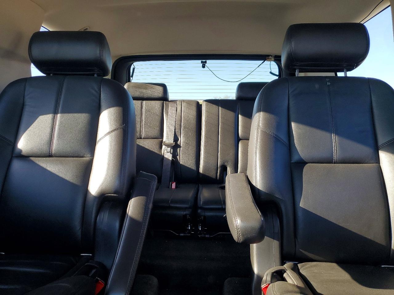 2008 Chevrolet Tahoe C1500 Black vin: 1GNFC13088R209231