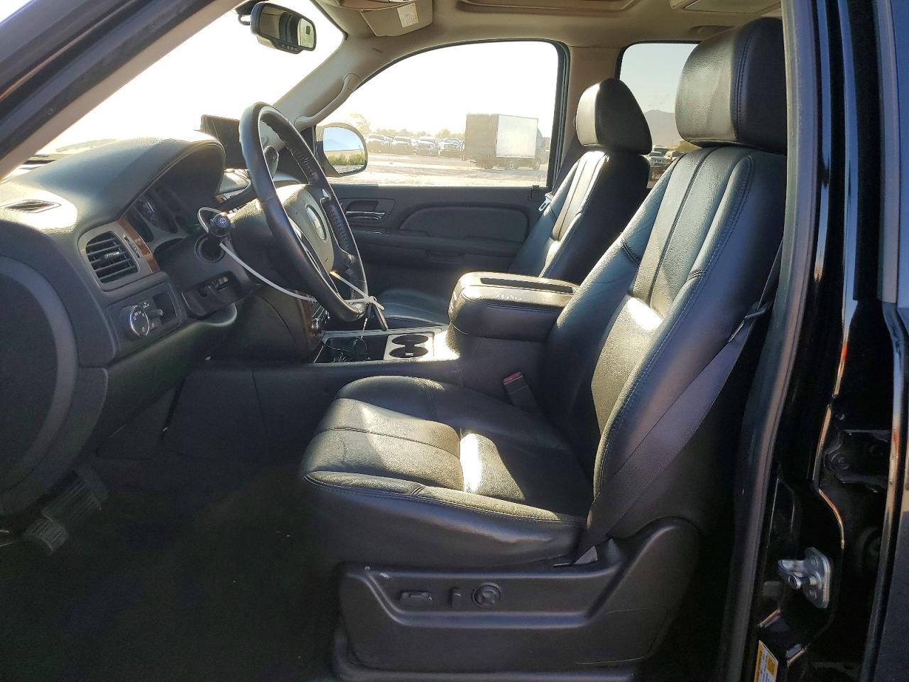 2008 Chevrolet Tahoe C1500 Black vin: 1GNFC13088R209231