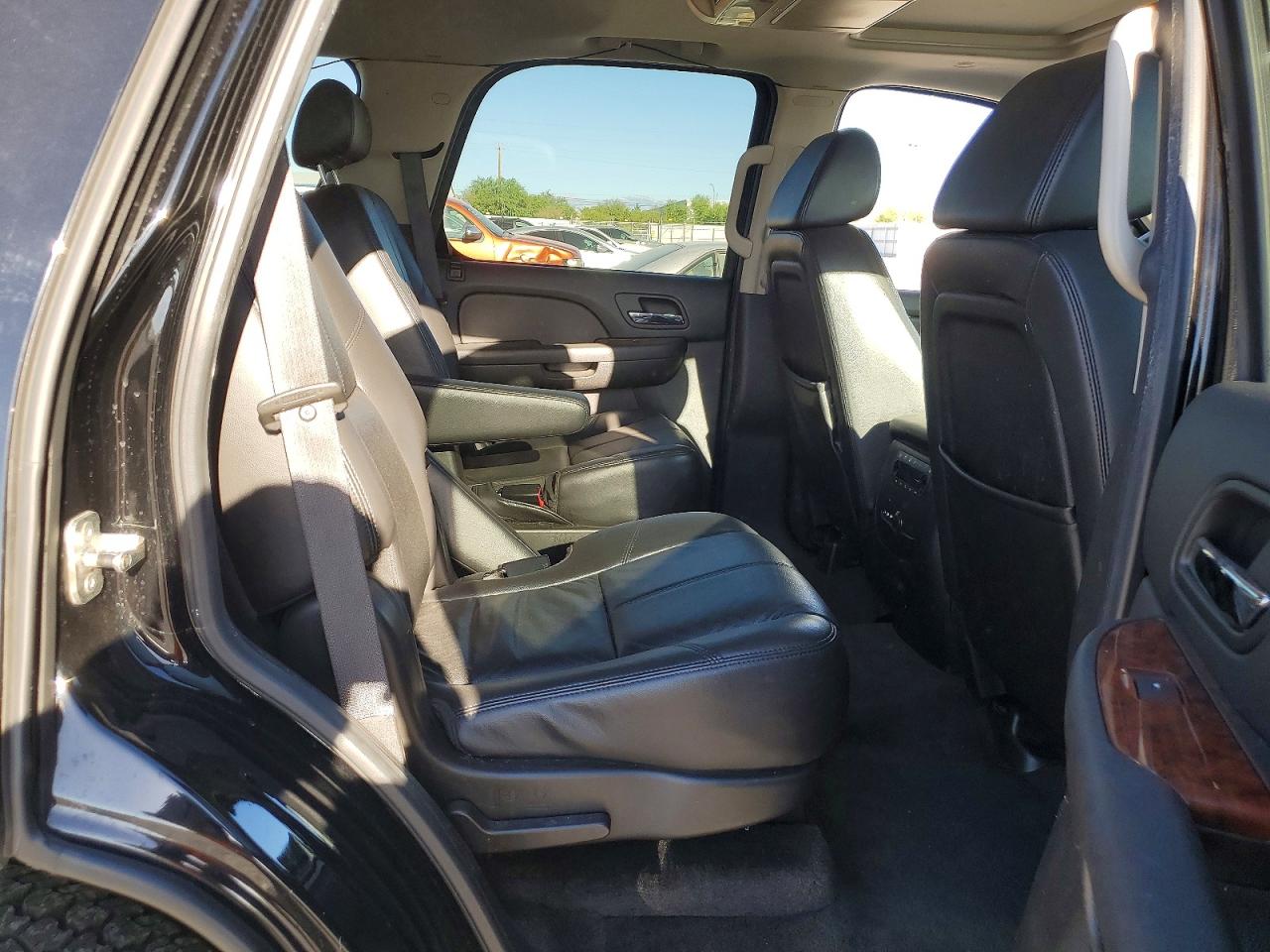 2008 Chevrolet Tahoe C1500 Black vin: 1GNFC13088R209231