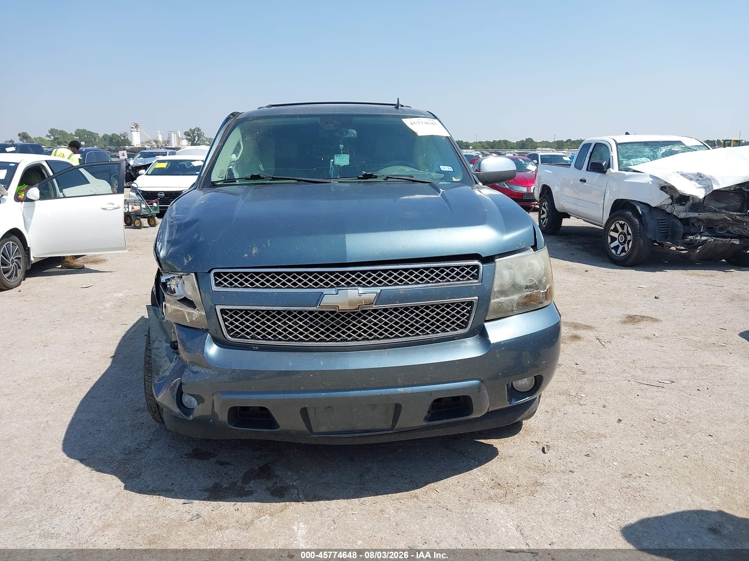 2008 Chevrolet Tahoe Ltz Blue vin: 1GNFC13088R251740