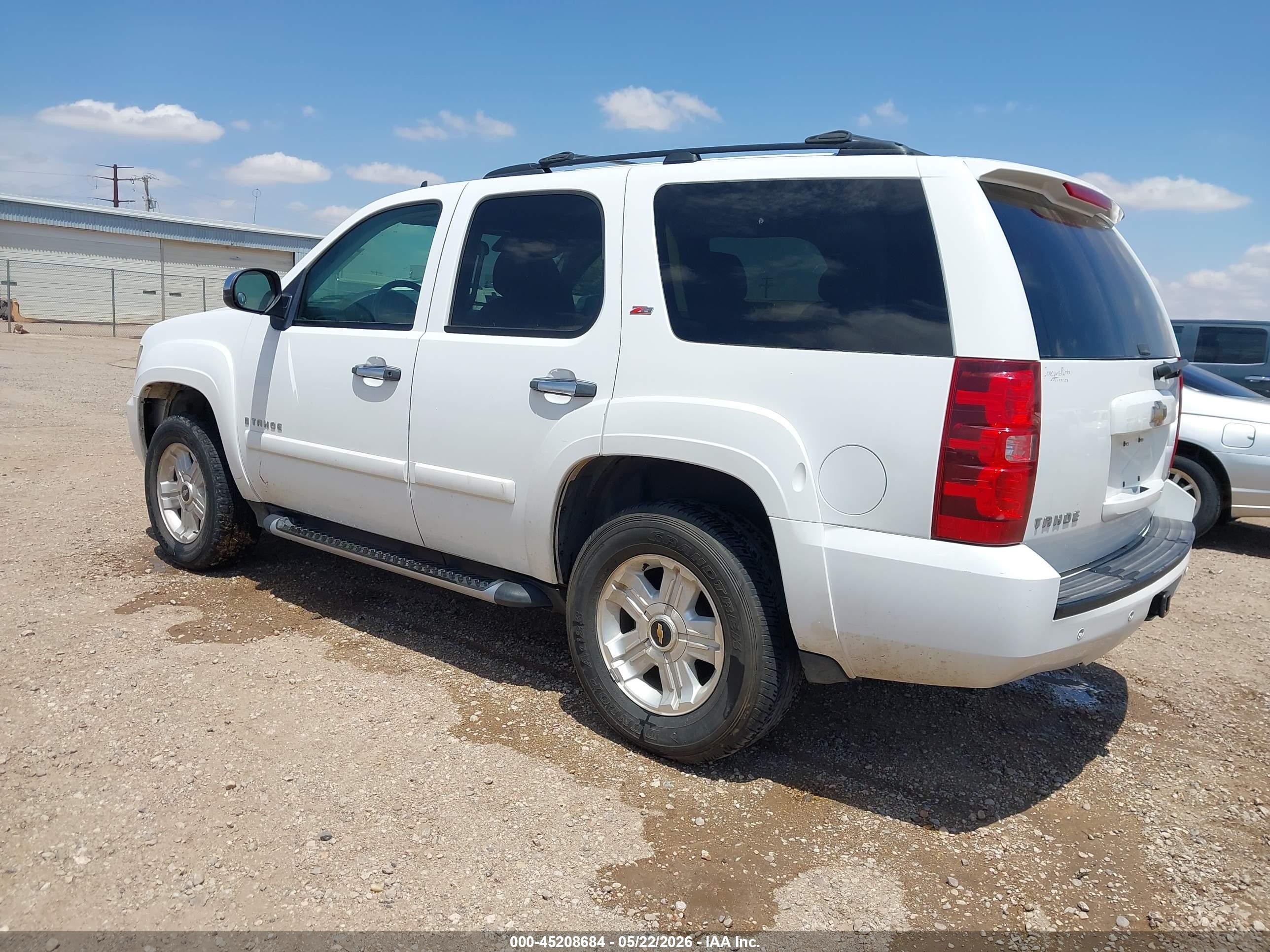 2008 Chevrolet Tahoe Lt White vin: 1GNFC13088R252922