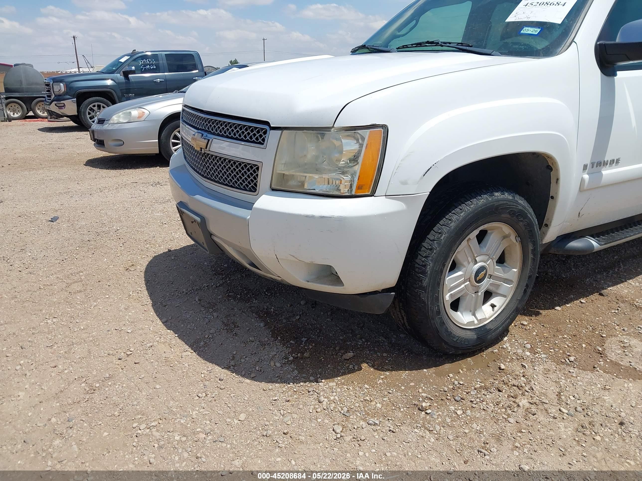 2008 Chevrolet Tahoe Lt White vin: 1GNFC13088R252922