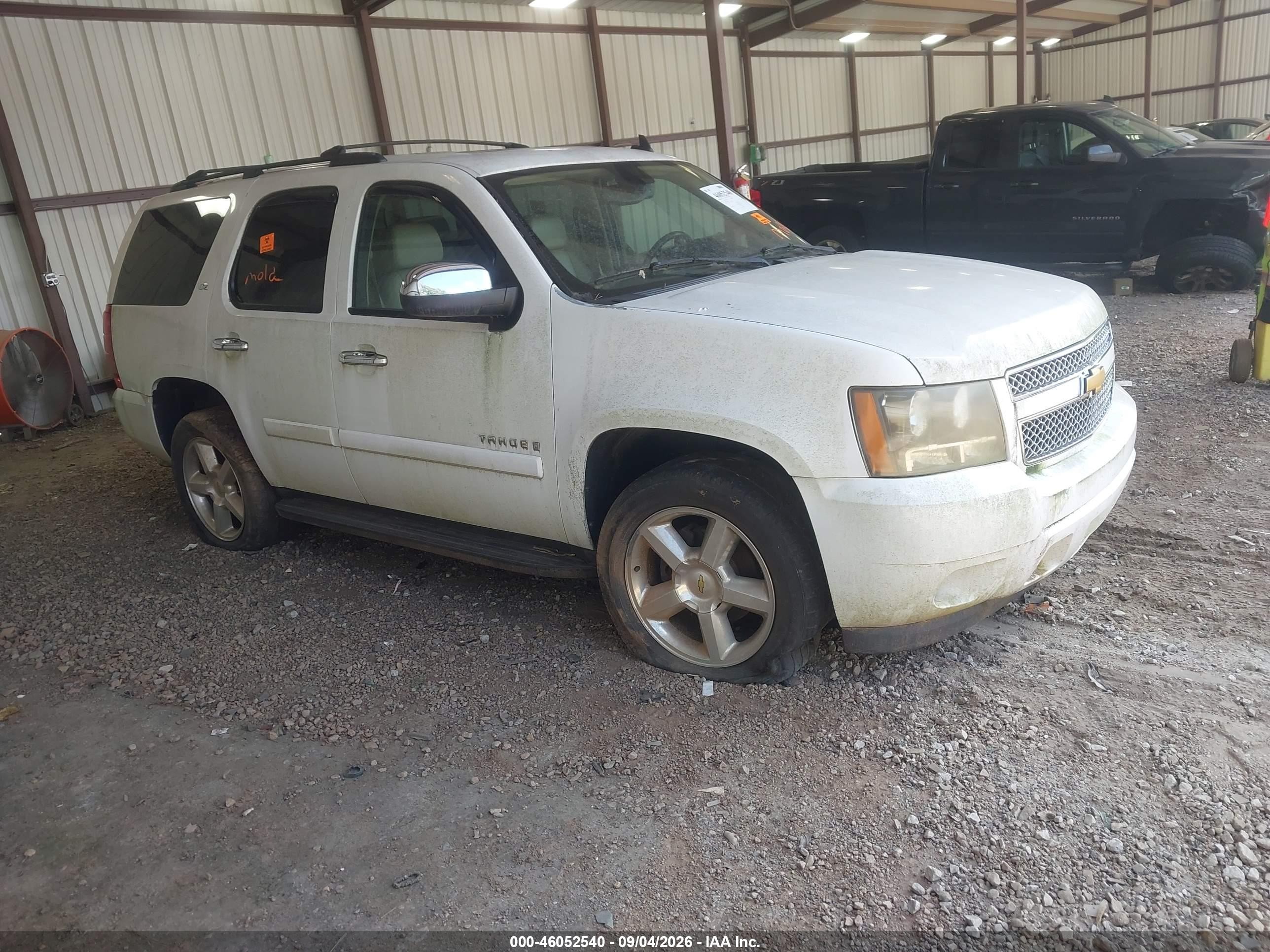 2007 Chevrolet Tahoe Ltz White vin: 1GNFC13097J391518