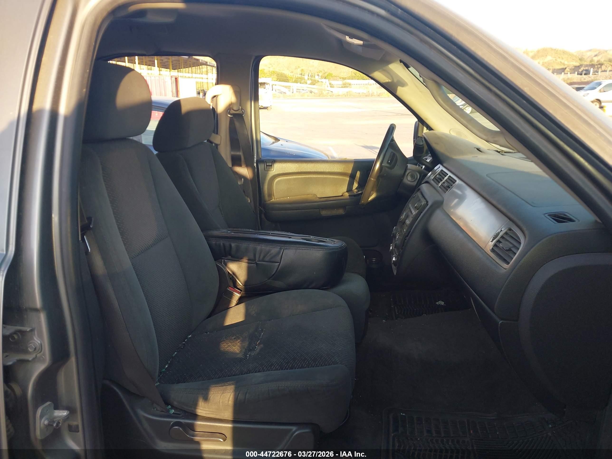 2007 Chevrolet Tahoe Ls Gray vin: 1GNFC13097J404753