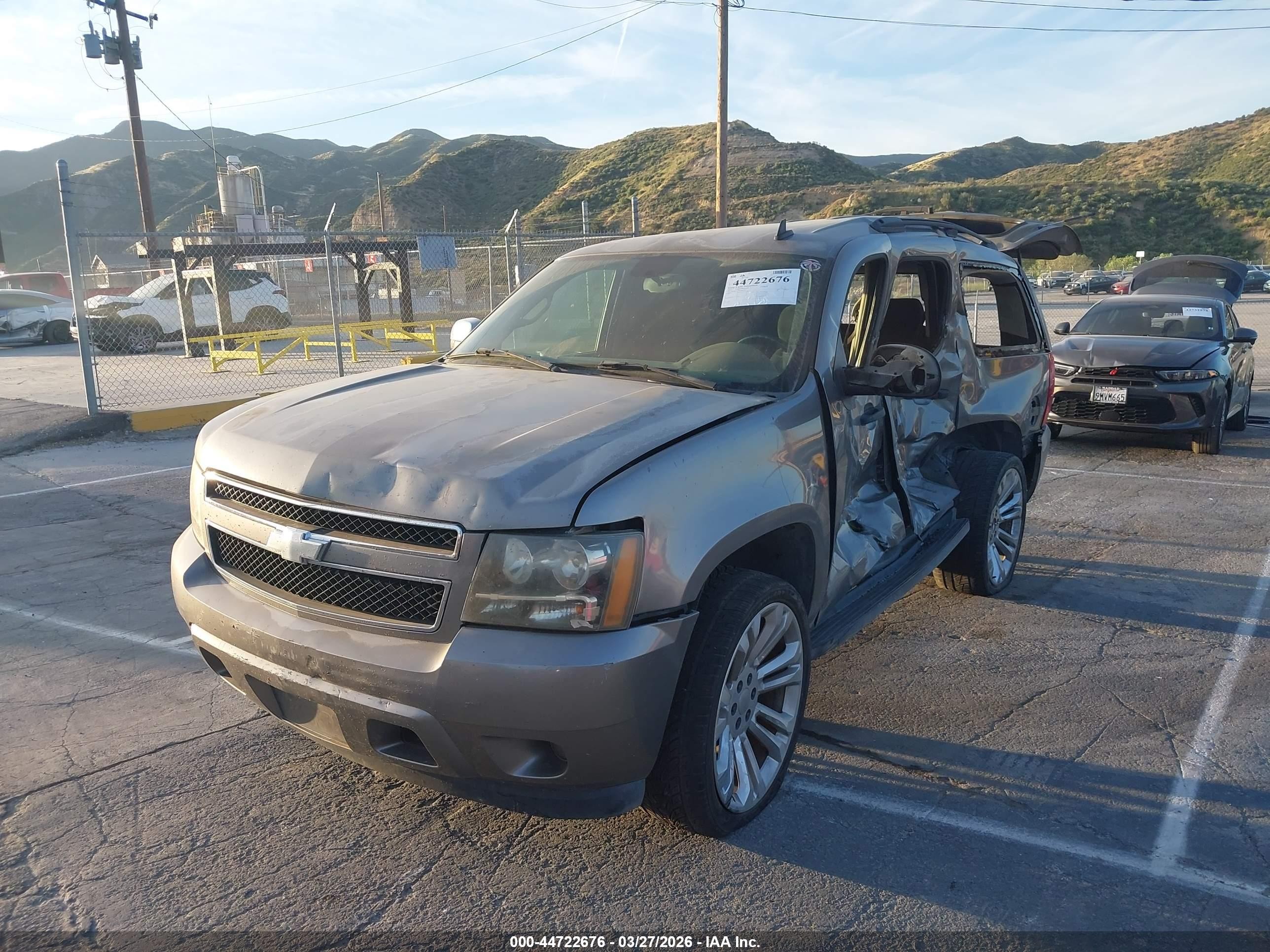 2007 Chevrolet Tahoe Ls Gray vin: 1GNFC13097J404753