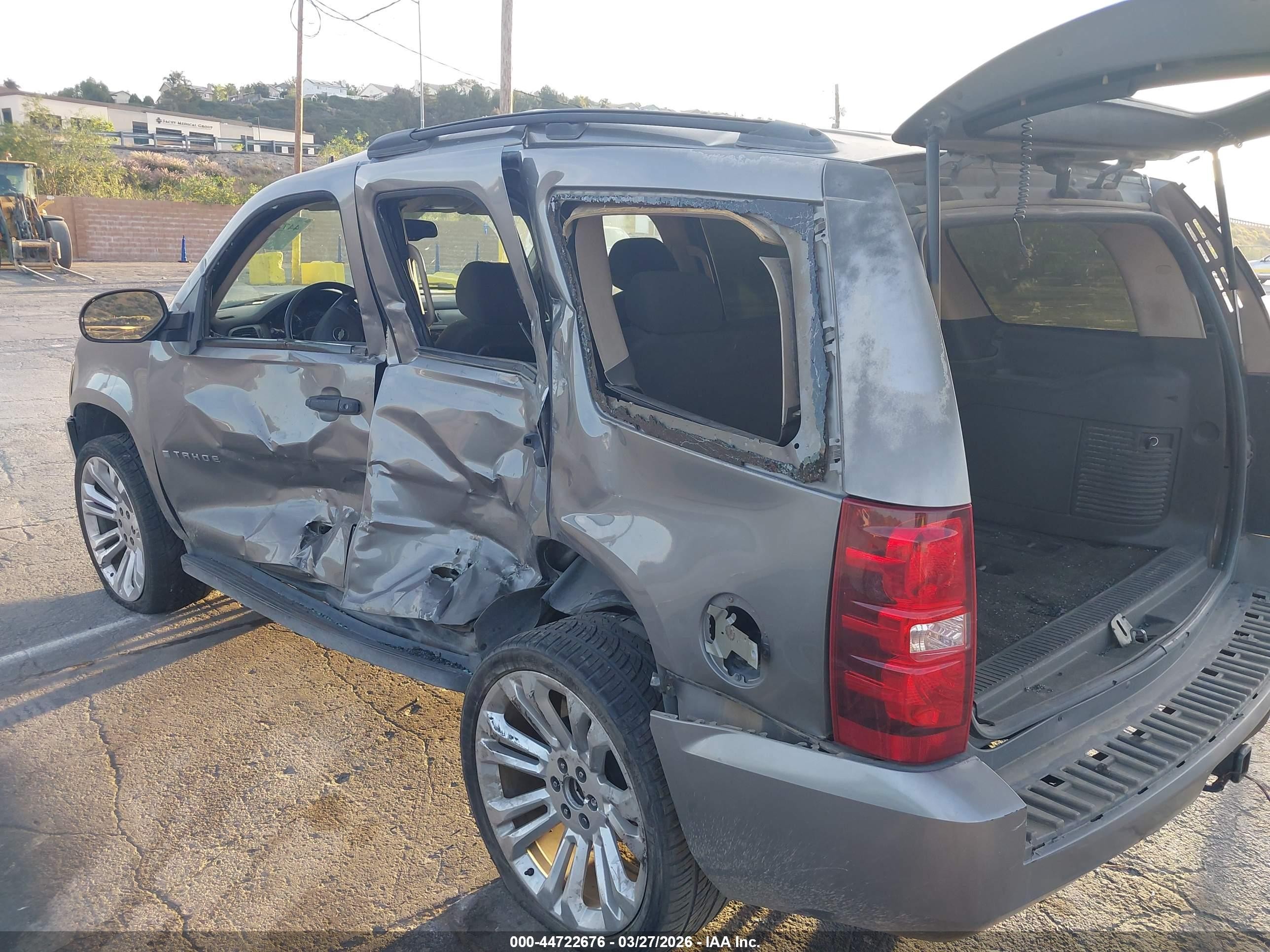2007 Chevrolet Tahoe Ls Gray vin: 1GNFC13097J404753