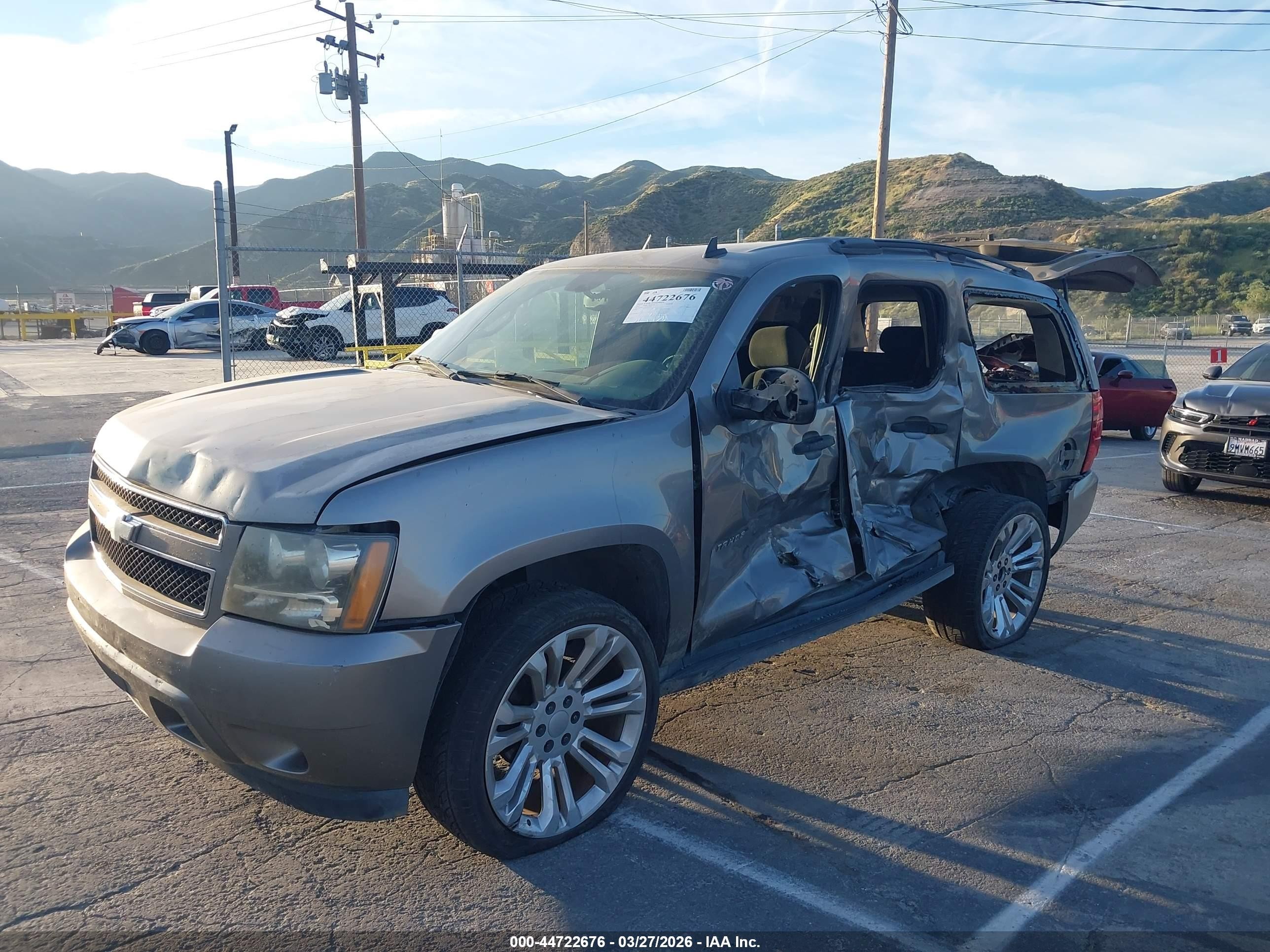 2007 Chevrolet Tahoe Ls Gray vin: 1GNFC13097J404753