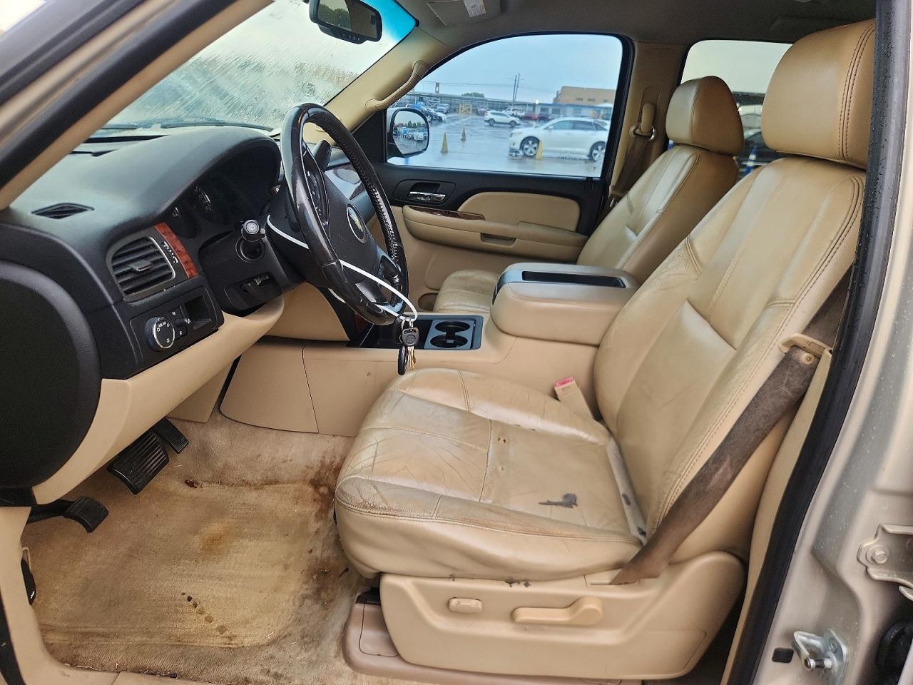 2007 Chevrolet Tahoe C1500 Beige vin: 1GNFC13097R163214