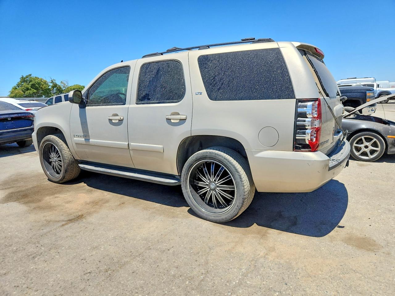2007 Chevrolet Tahoe C1500 Tan vin: 1GNFC13097R201864