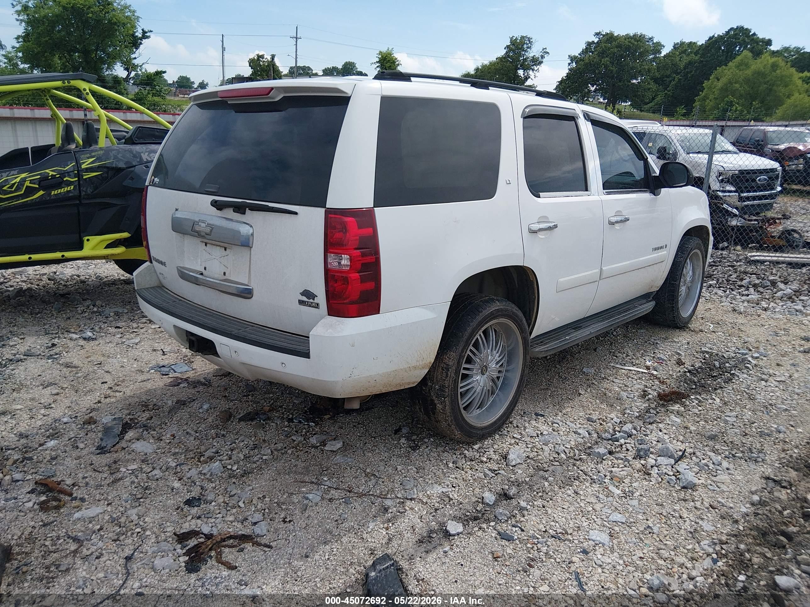 2007 Chevrolet Tahoe Lt White vin: 1GNFC13097R296085