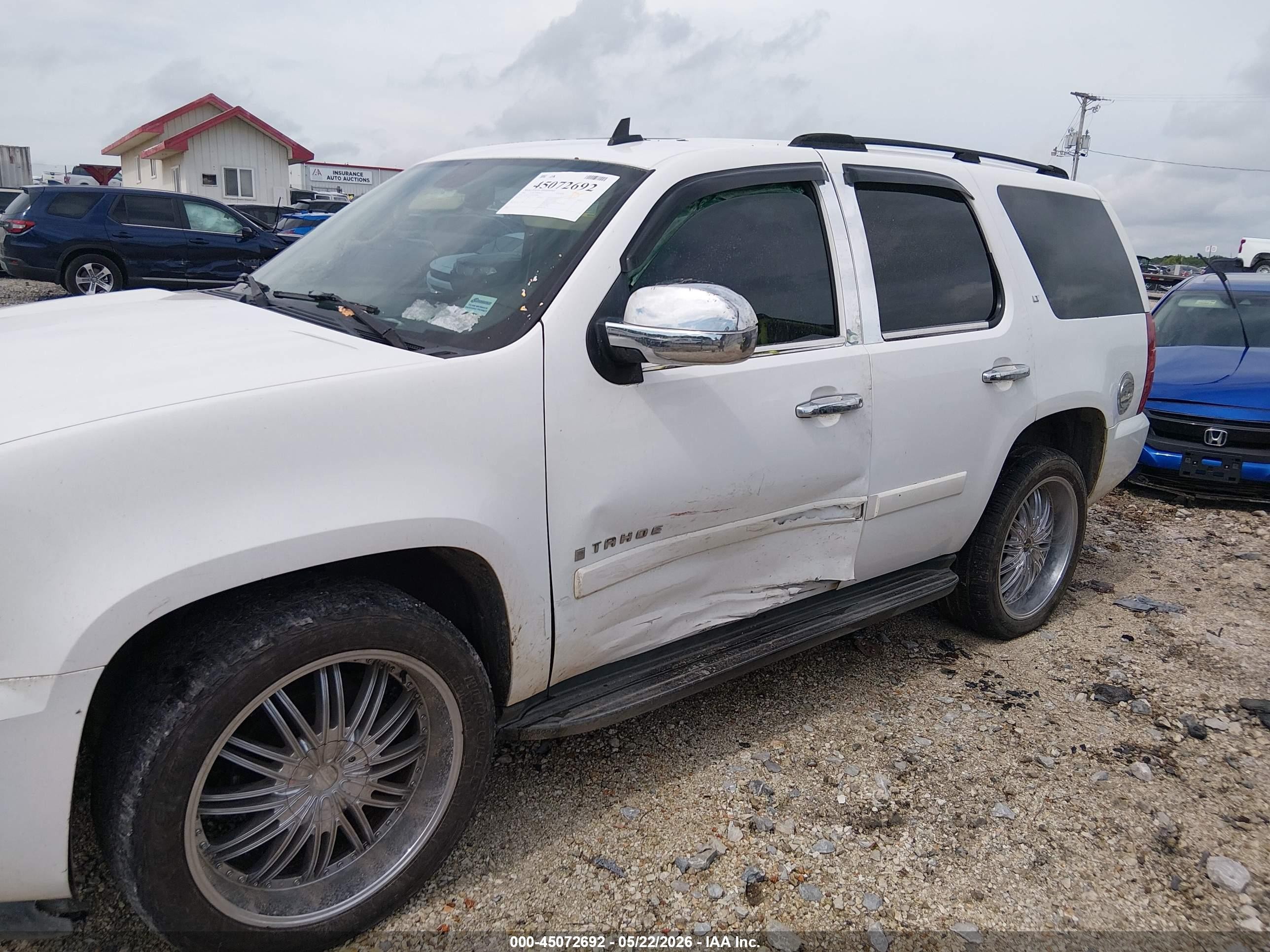 2007 Chevrolet Tahoe Lt White vin: 1GNFC13097R296085
