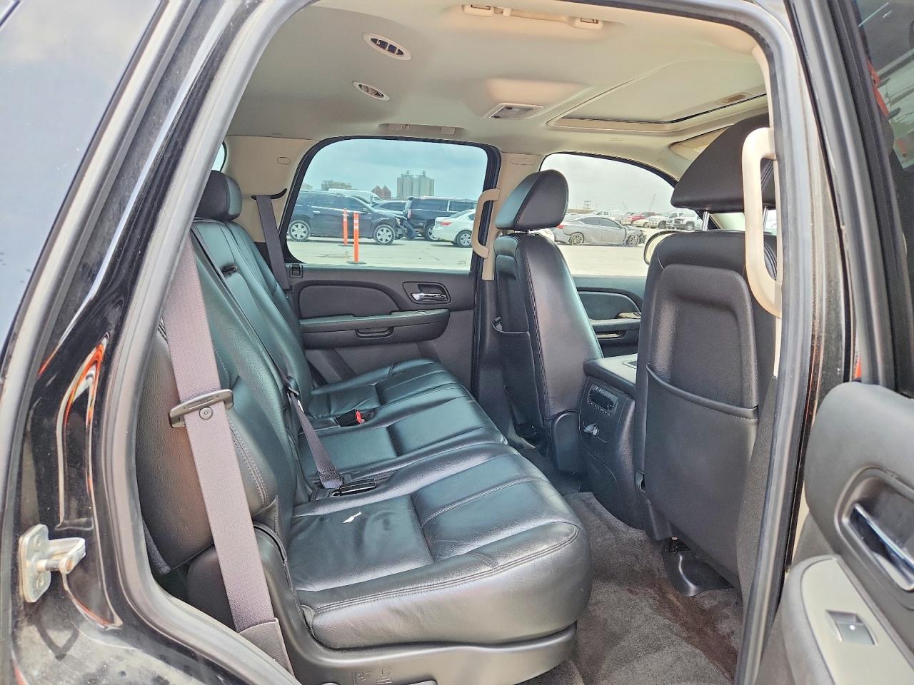 2008 Chevrolet Tahoe C1500 Черный vin: 1GNFC13098R158080