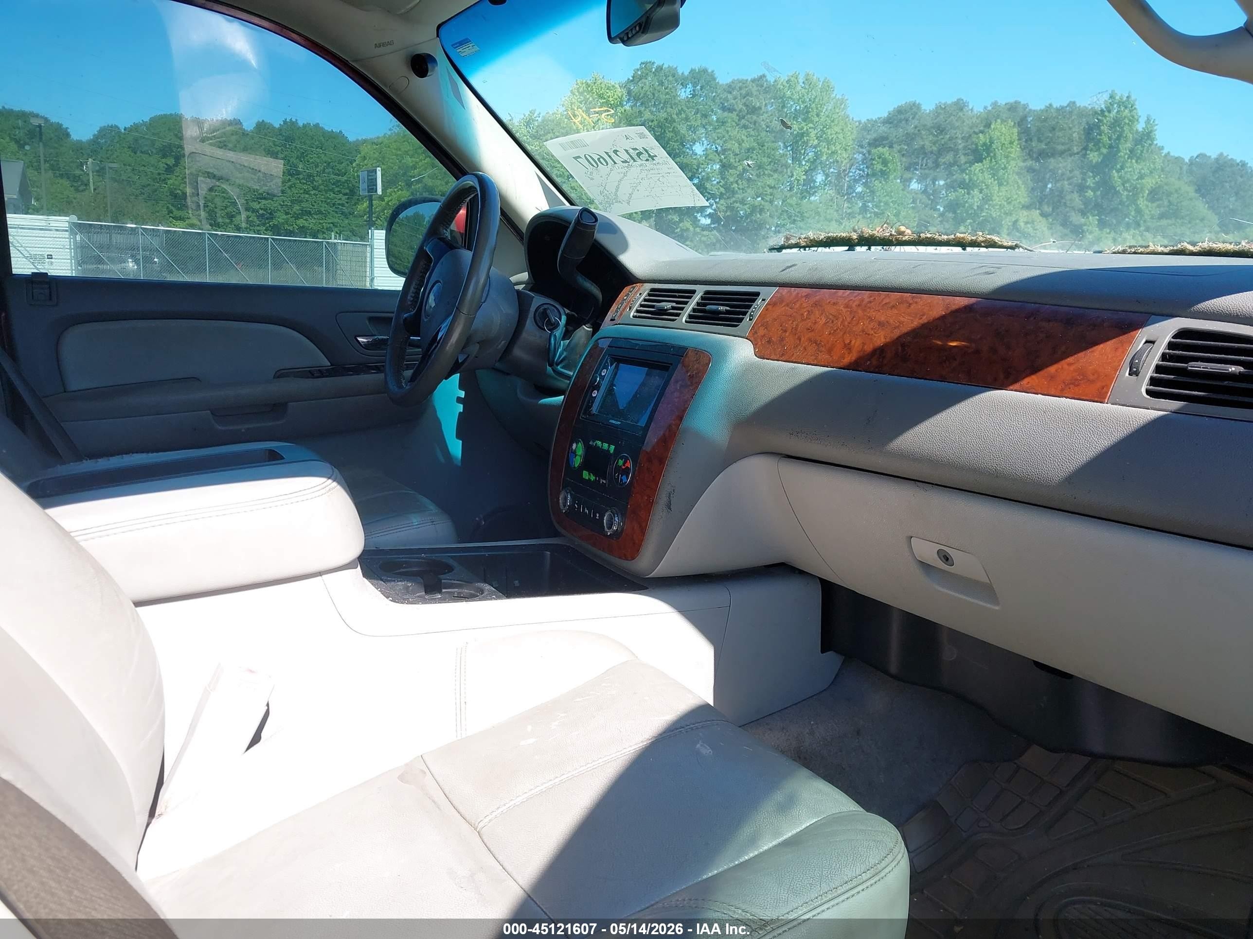 2008 Chevrolet Tahoe Ltz Красный vin: 1GNFC13098R186901
