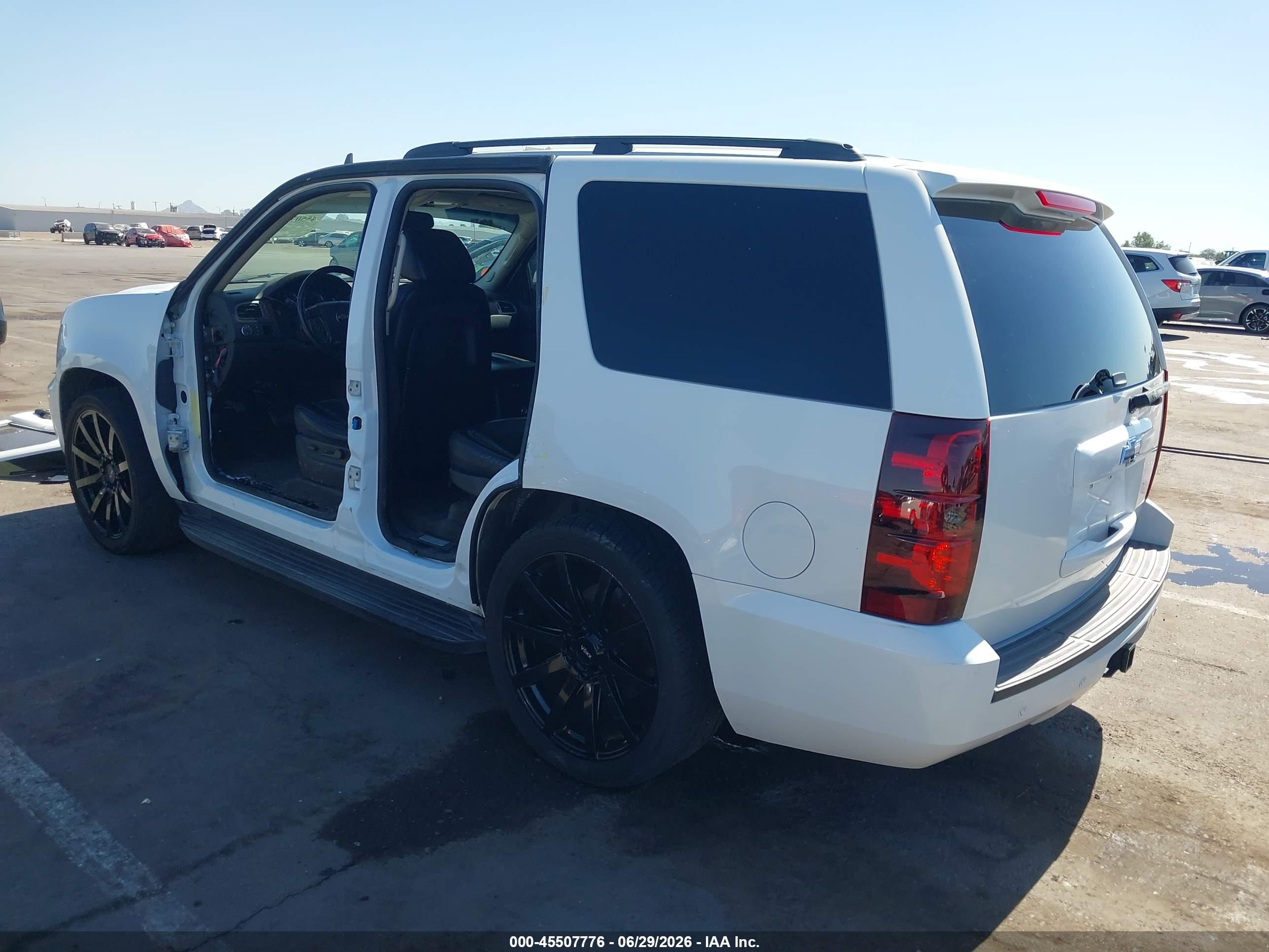 2007 Chevrolet Tahoe Lt Белый vin: 1GNFC130X7J344885