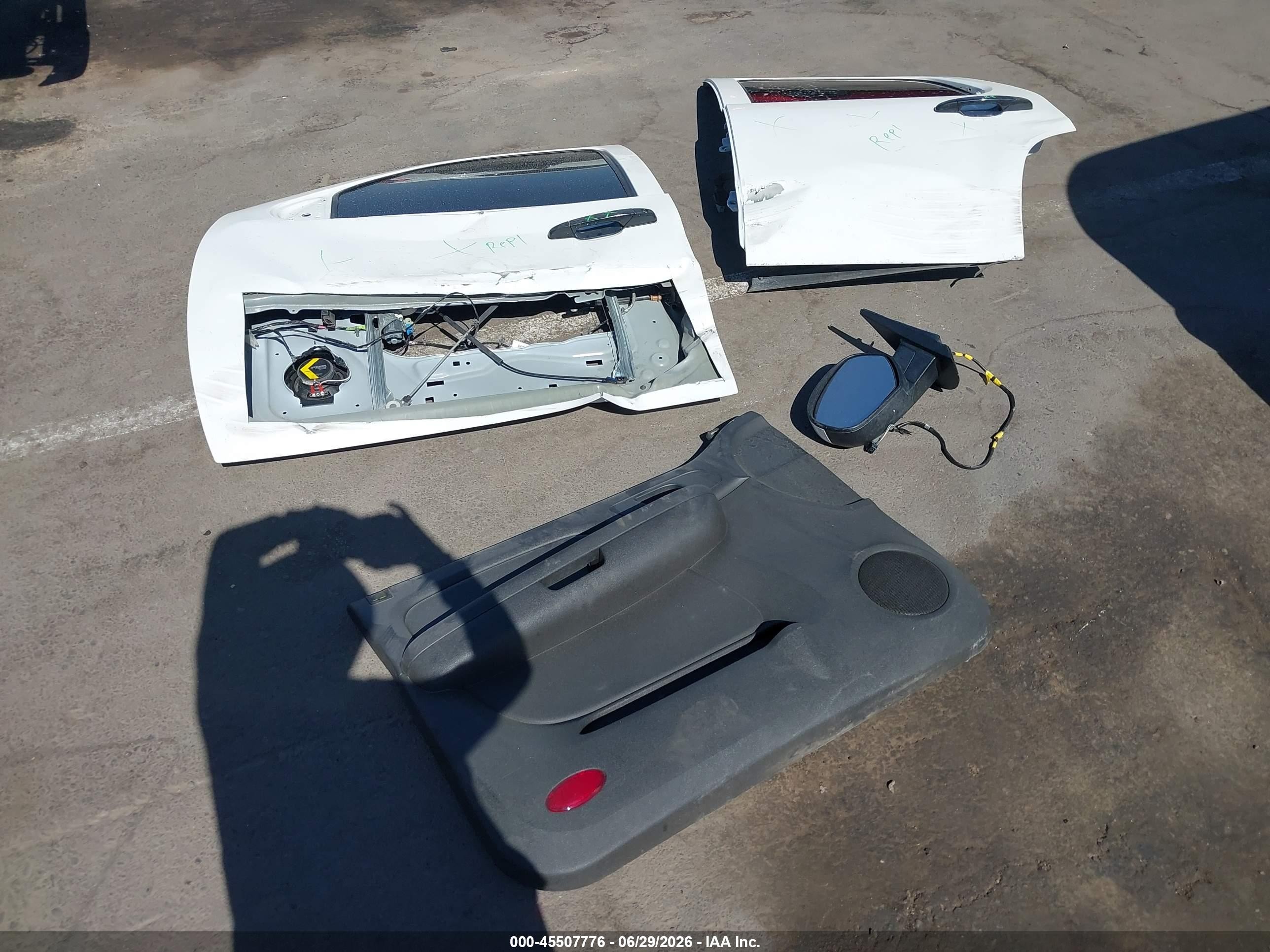 2007 Chevrolet Tahoe Lt Белый vin: 1GNFC130X7J344885