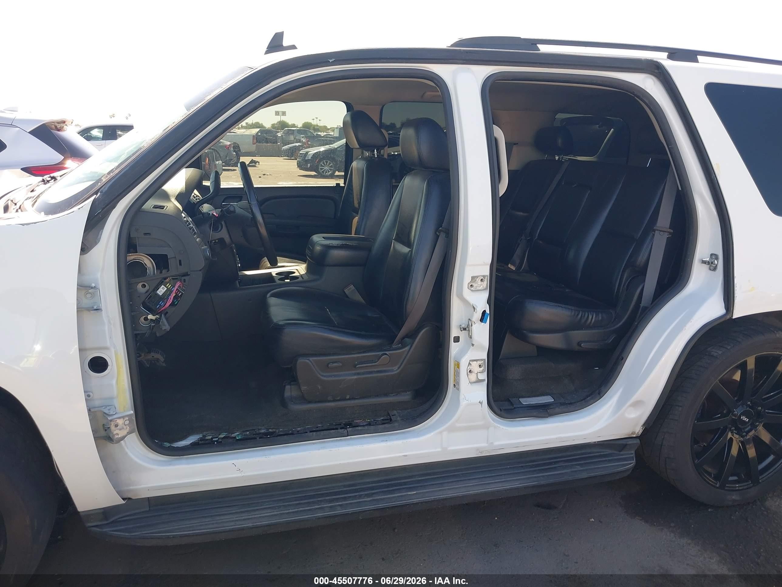 2007 Chevrolet Tahoe Lt Белый vin: 1GNFC130X7J344885