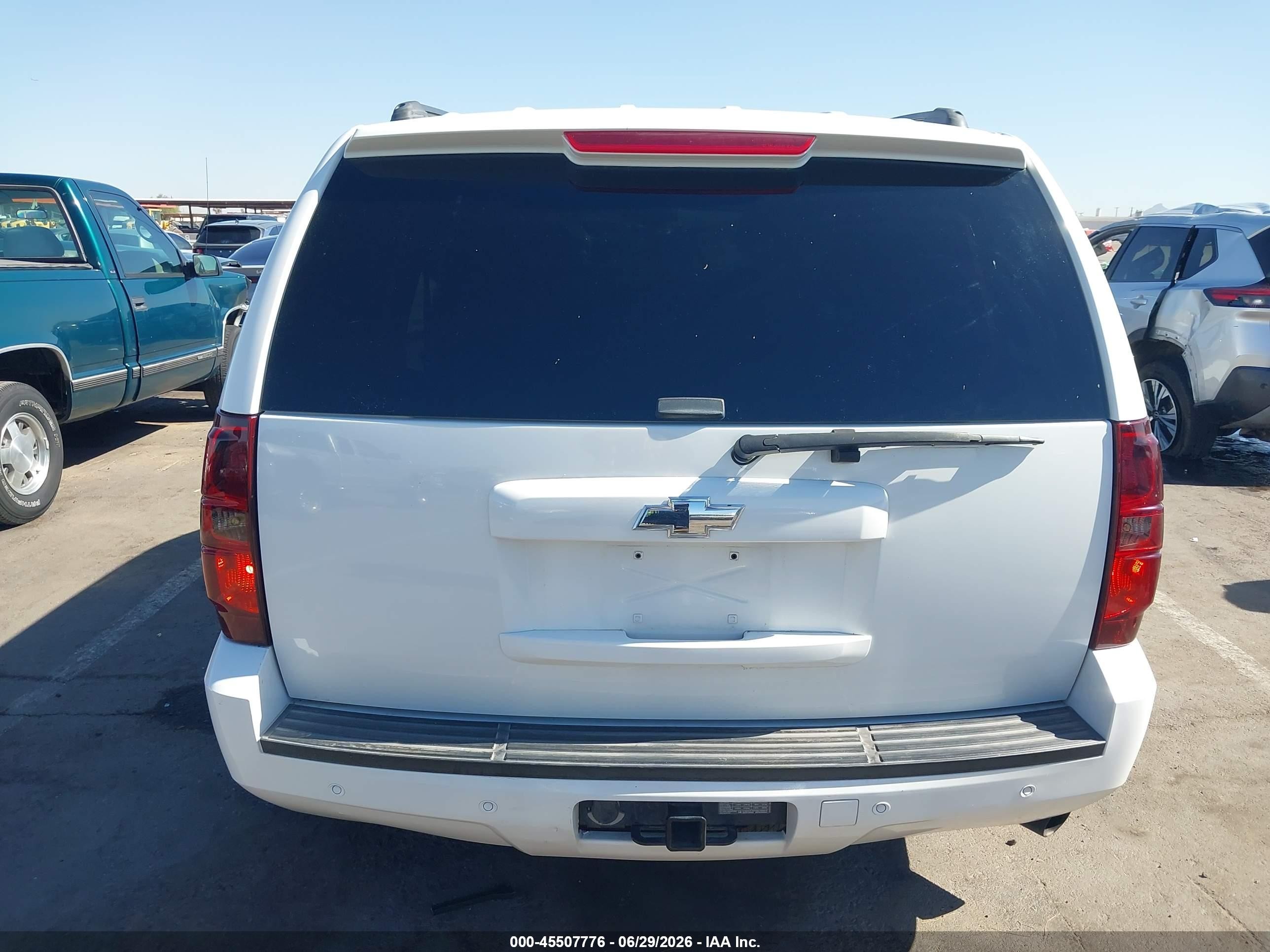 2007 Chevrolet Tahoe Lt Белый vin: 1GNFC130X7J344885
