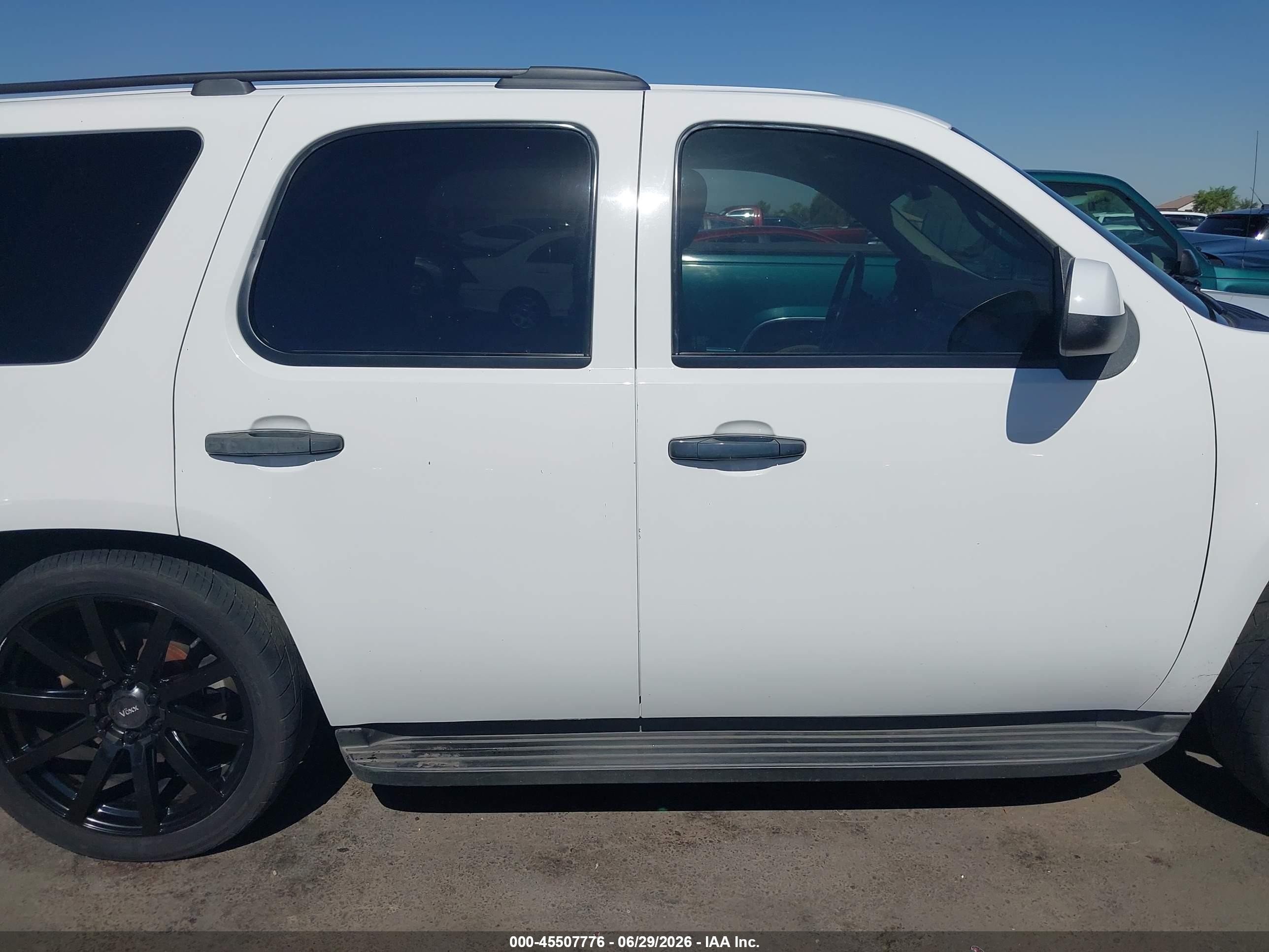 2007 Chevrolet Tahoe Lt Белый vin: 1GNFC130X7J344885
