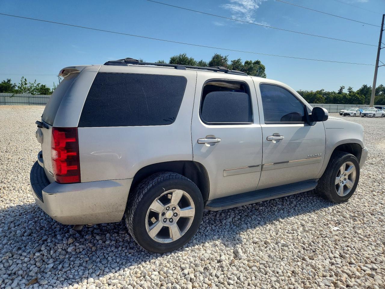 2008 Chevrolet Tahoe C1500 Серебряный vin: 1GNFC130X8R142583