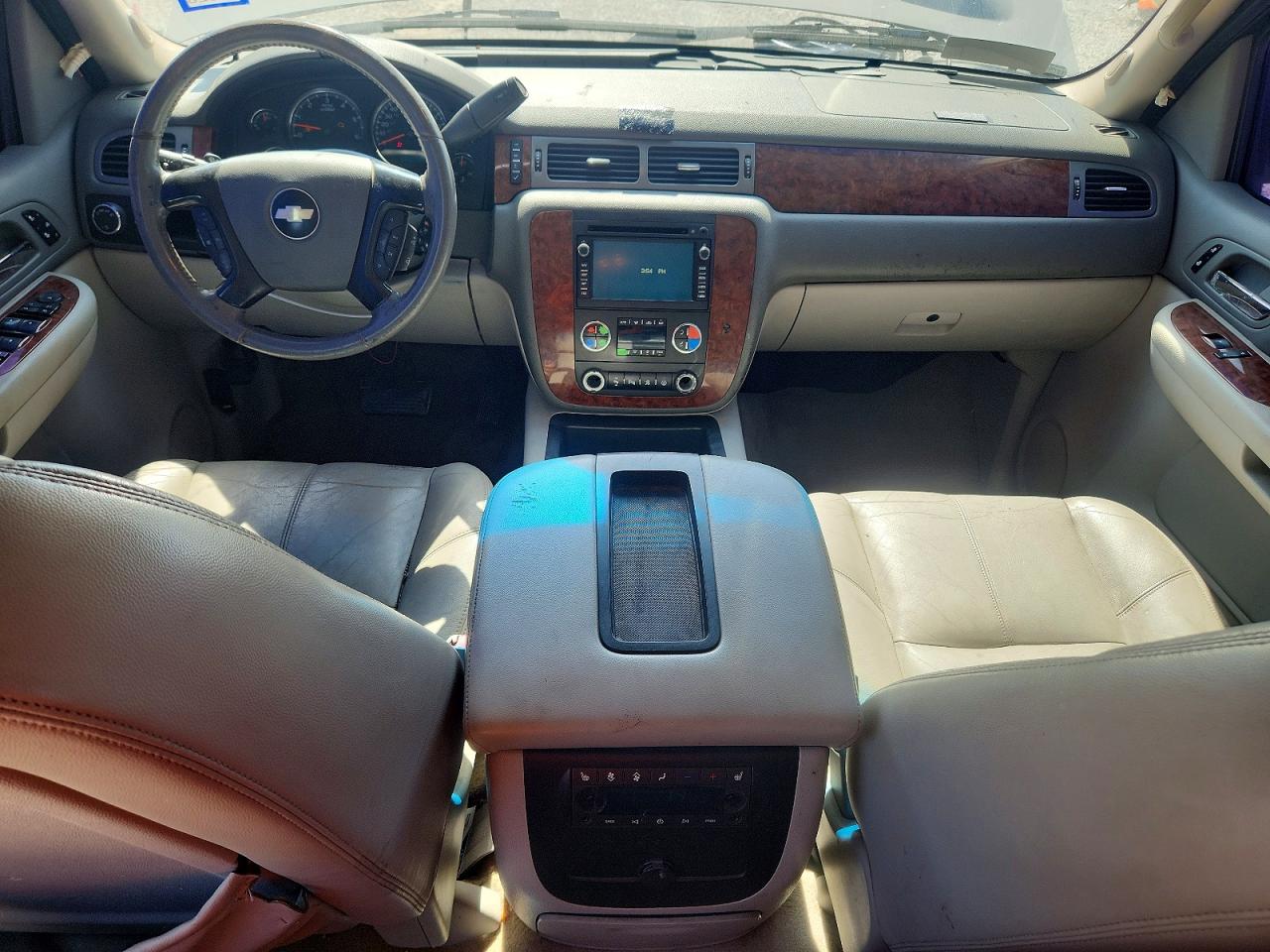 2008 Chevrolet Tahoe C1500 Серебряный vin: 1GNFC130X8R142583