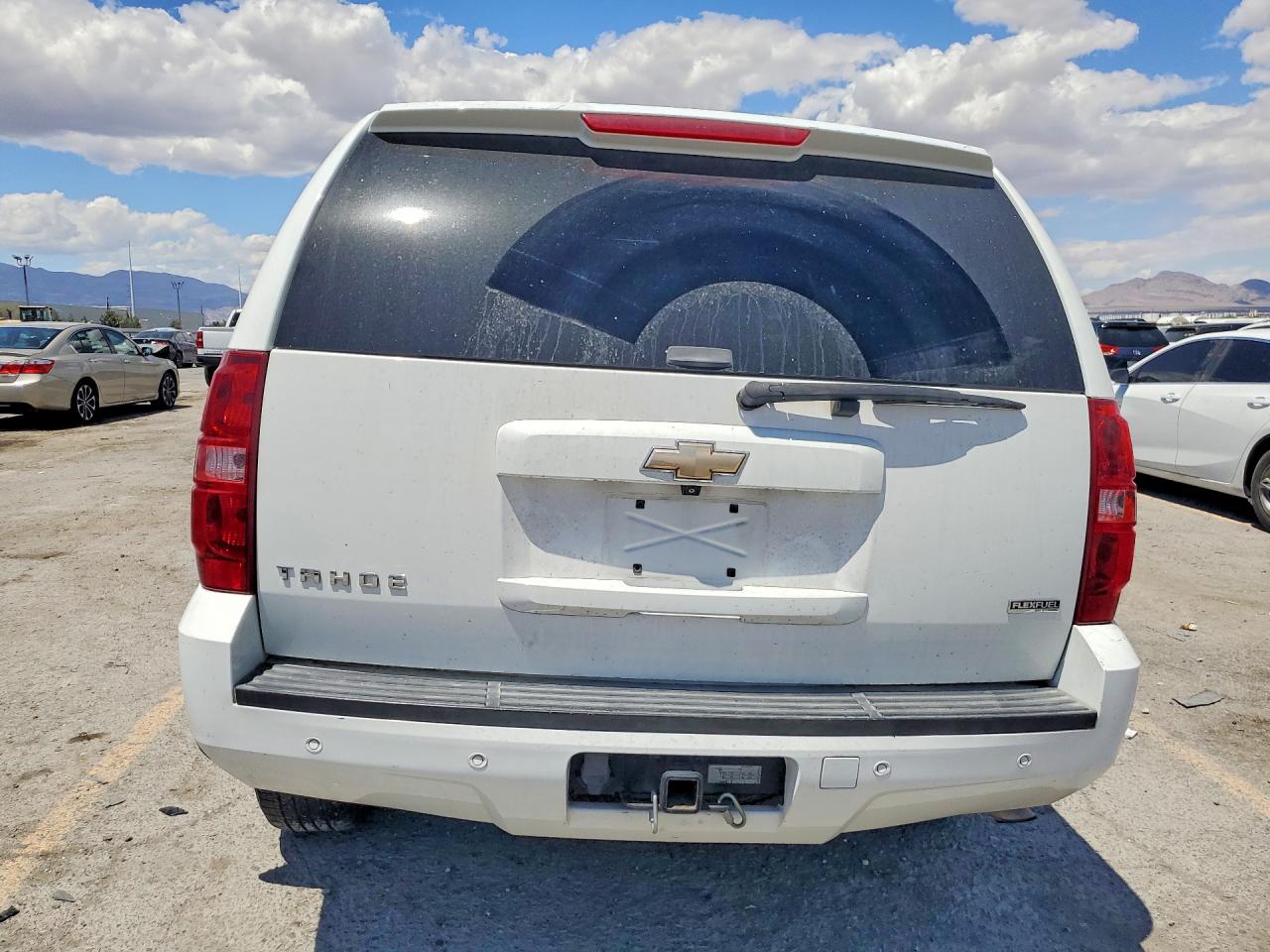 2008 Chevrolet Tahoe C1500 White vin: 1GNFC130X8R190309