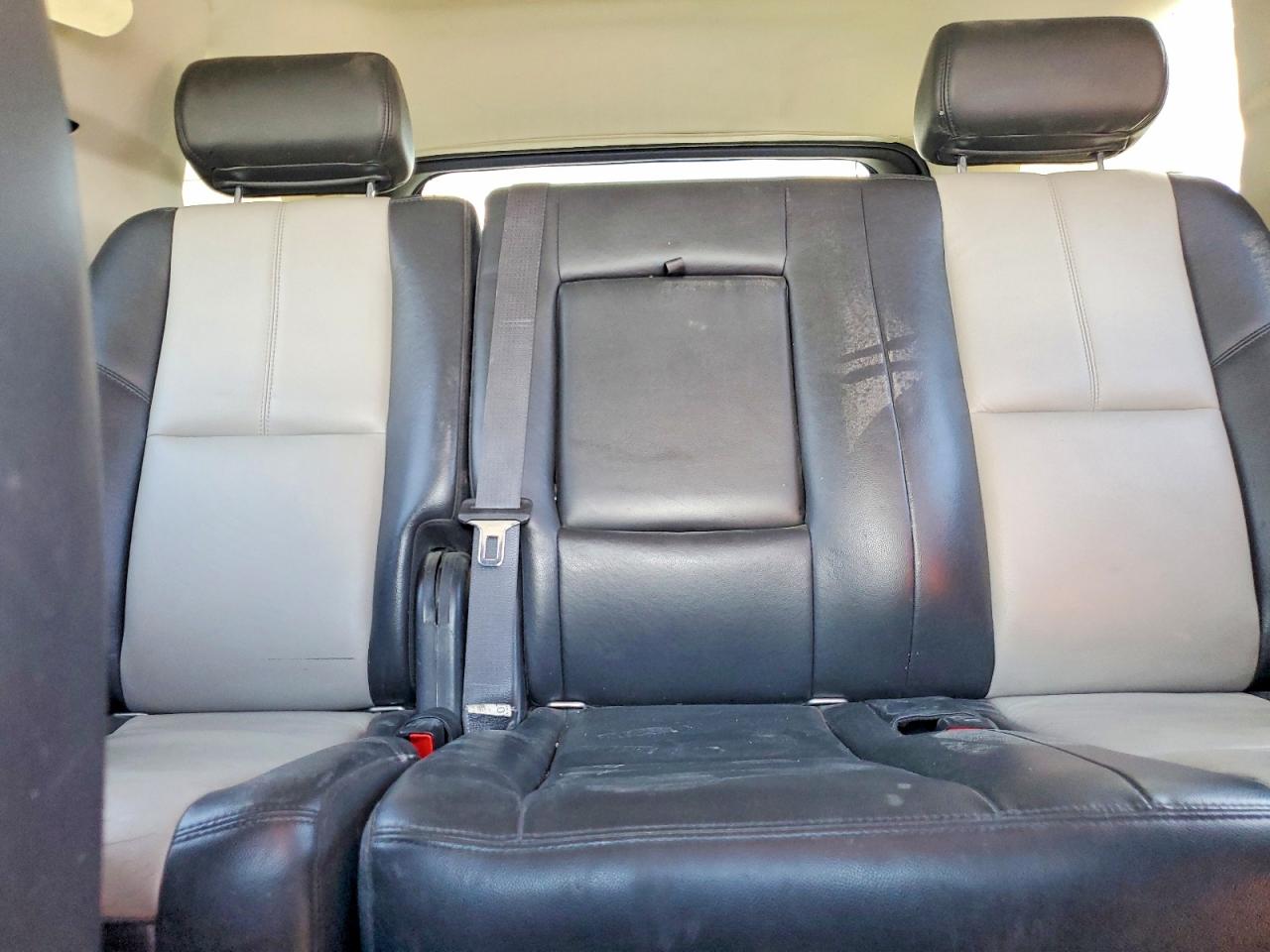 2008 Chevrolet Tahoe C1500 White vin: 1GNFC130X8R190309