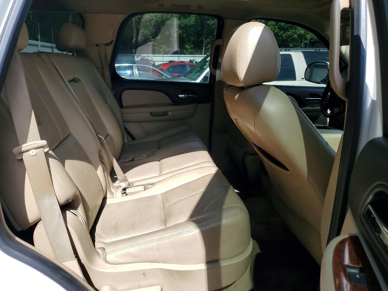 2008 Chevrolet Tahoe C1500 Hybrid White vin: 1GNFC13518R198794