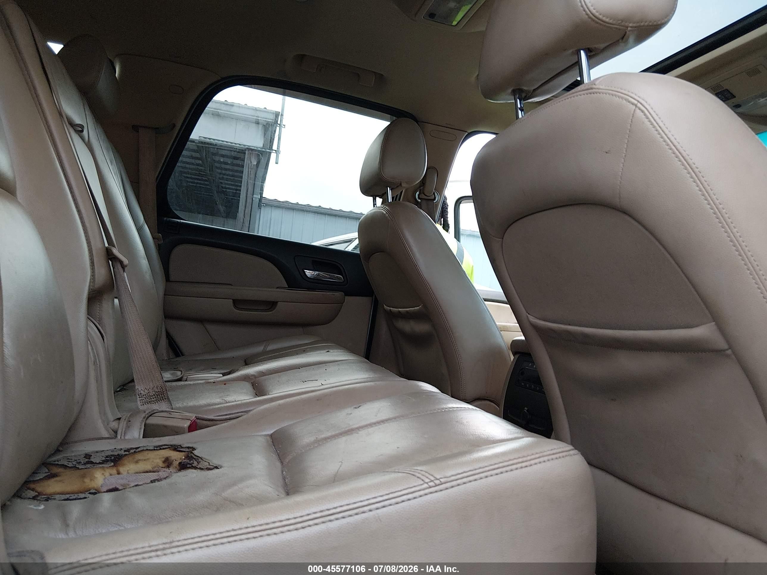 2008 Chevrolet Tahoe Hybrid   White vin: 1GNFC13578R202279