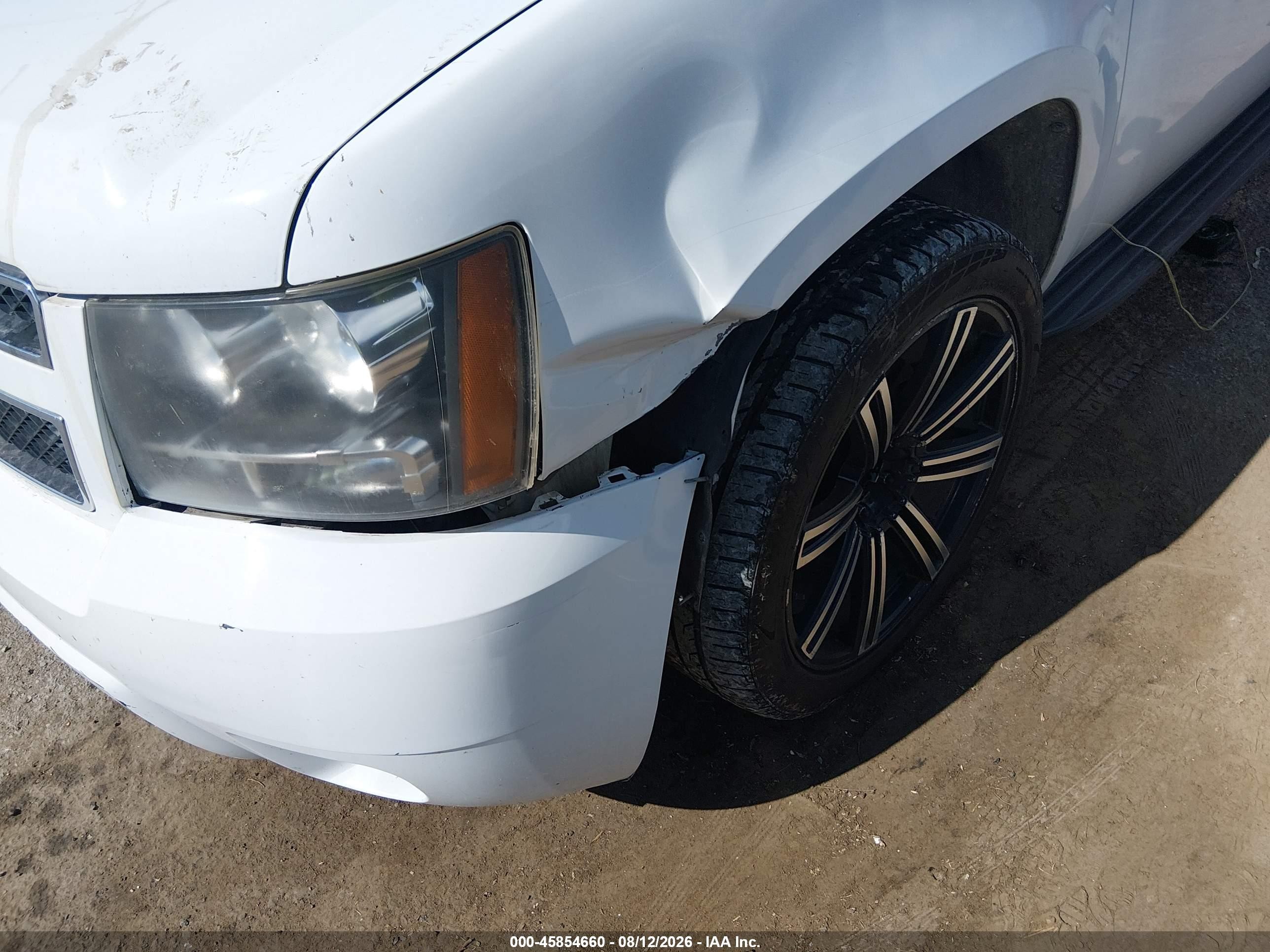2008 Chevrolet Tahoe Ls Белый vin: 1GNFC13C08J213833