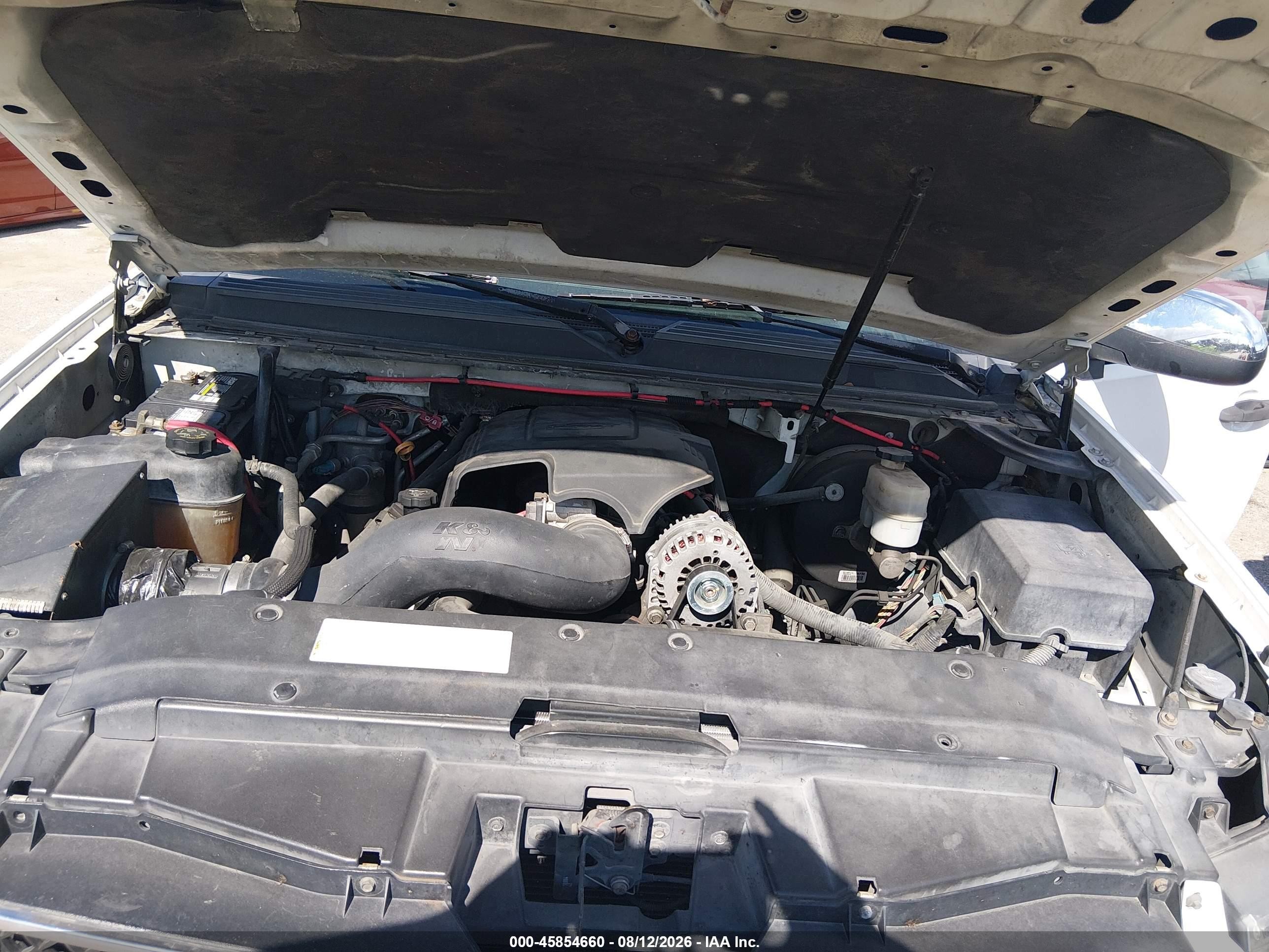 2008 Chevrolet Tahoe Ls Белый vin: 1GNFC13C08J213833
