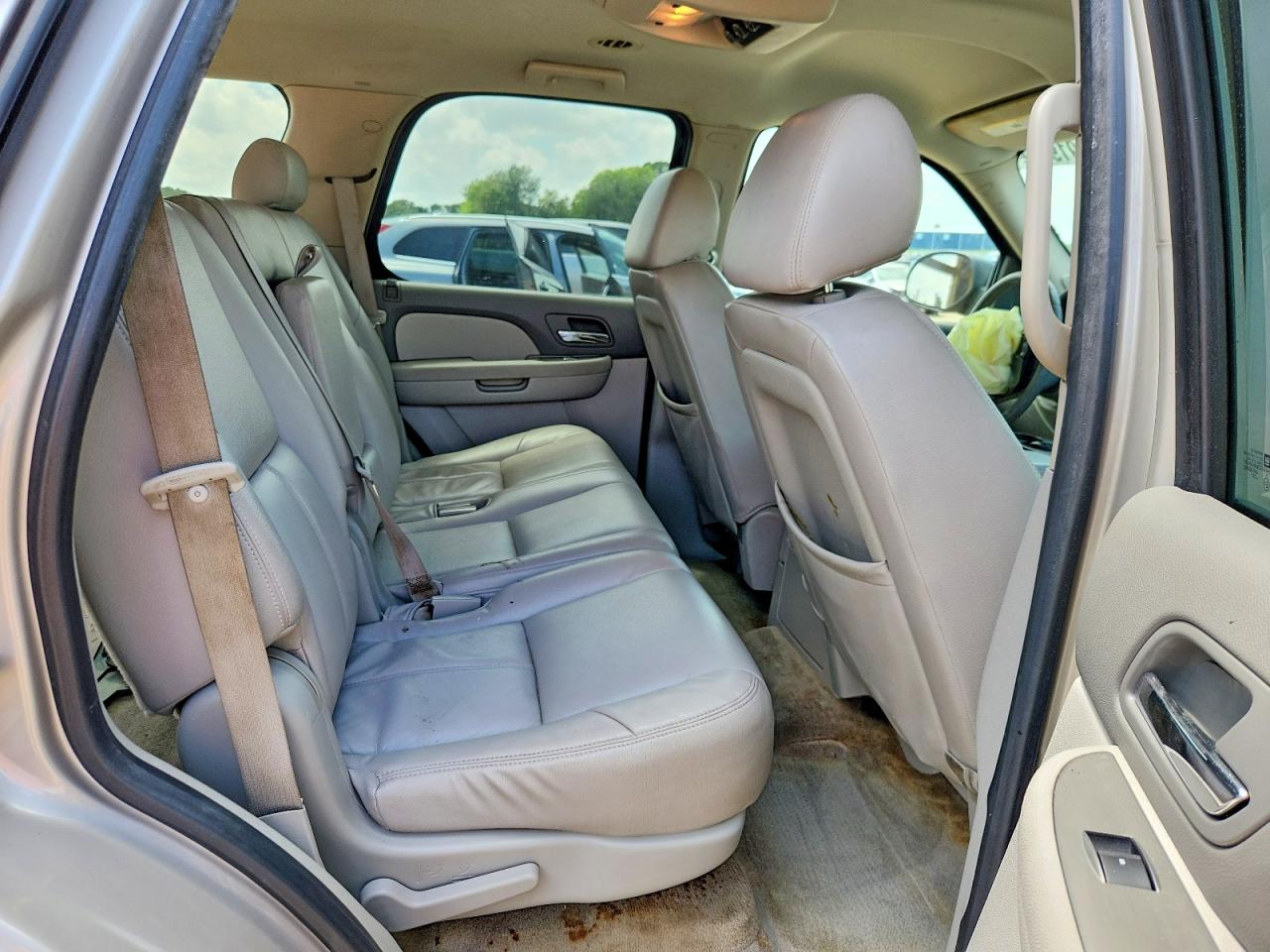 2008 Chevrolet Tahoe C1500 Золотой vin: 1GNFC13C18R112334