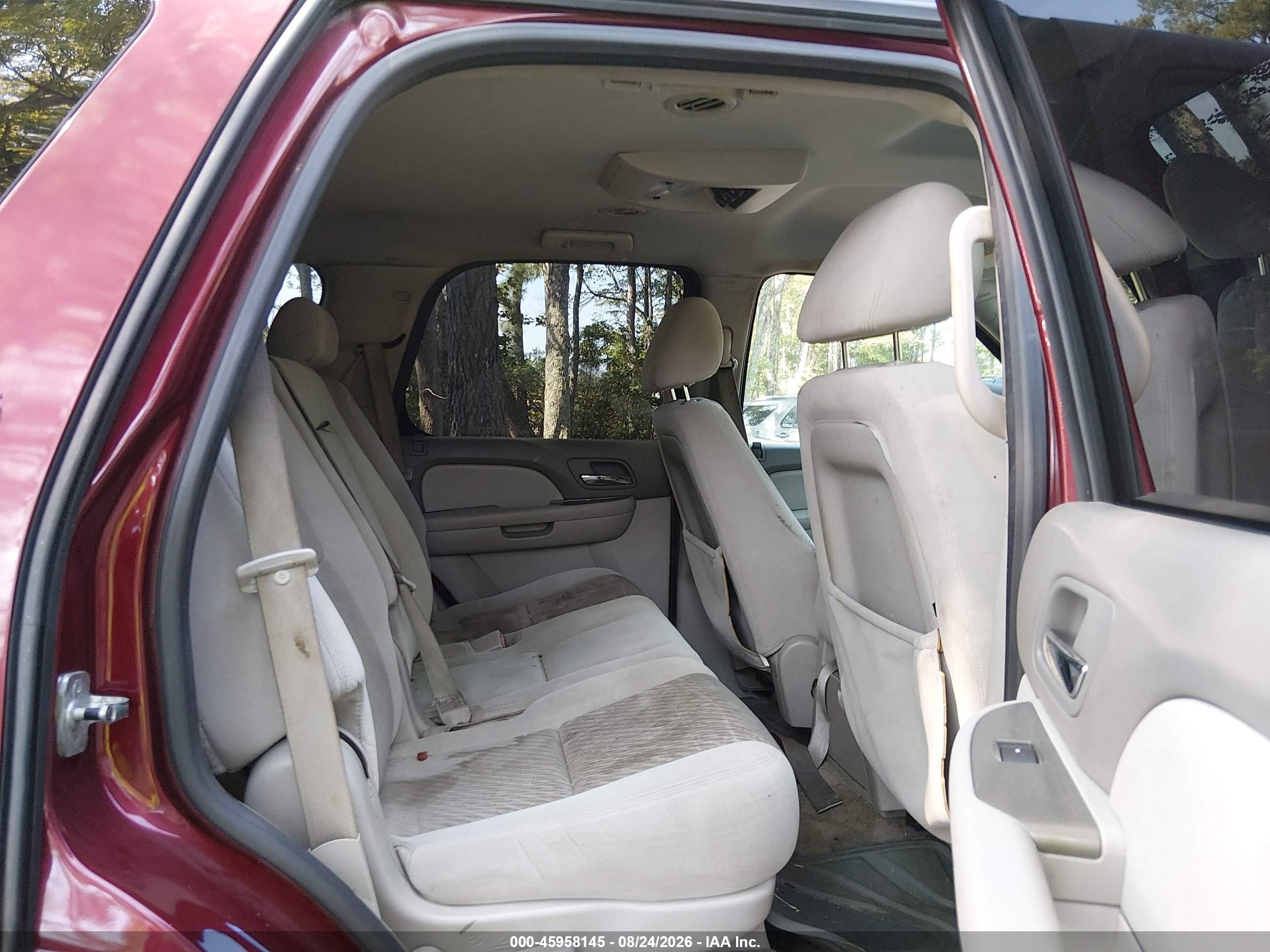 2009 Chevrolet Tahoe Ls Red vin: 1GNFC13C19R160370