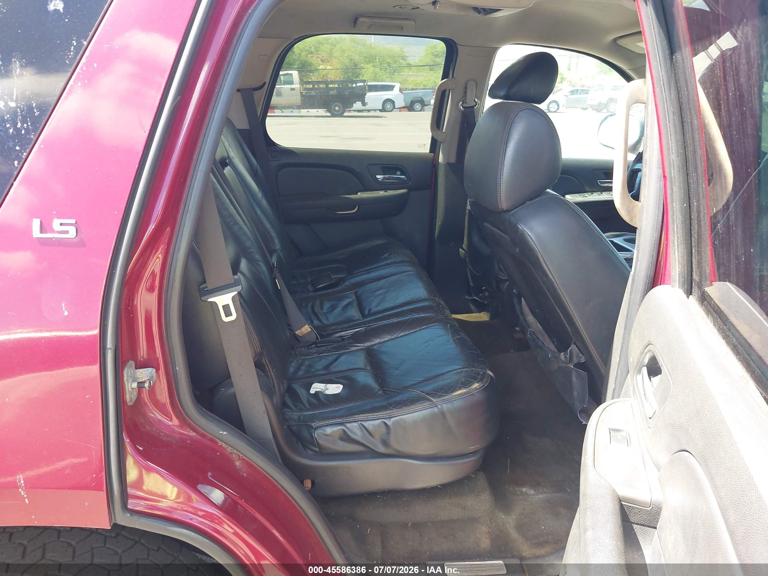 2007 Chevrolet Tahoe Ls Red vin: 1GNFC13C27R412169
