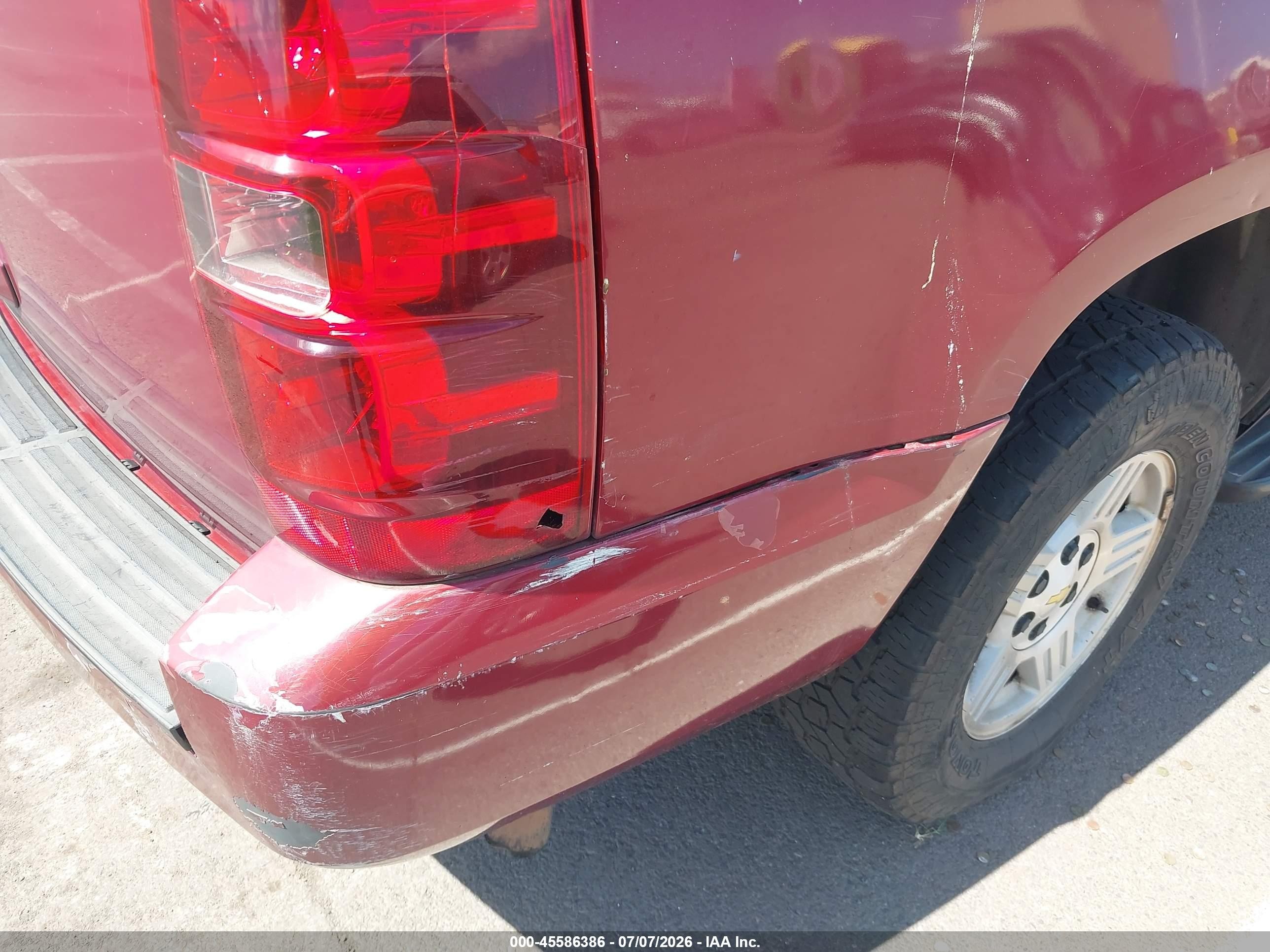 2007 Chevrolet Tahoe Ls Red vin: 1GNFC13C27R412169