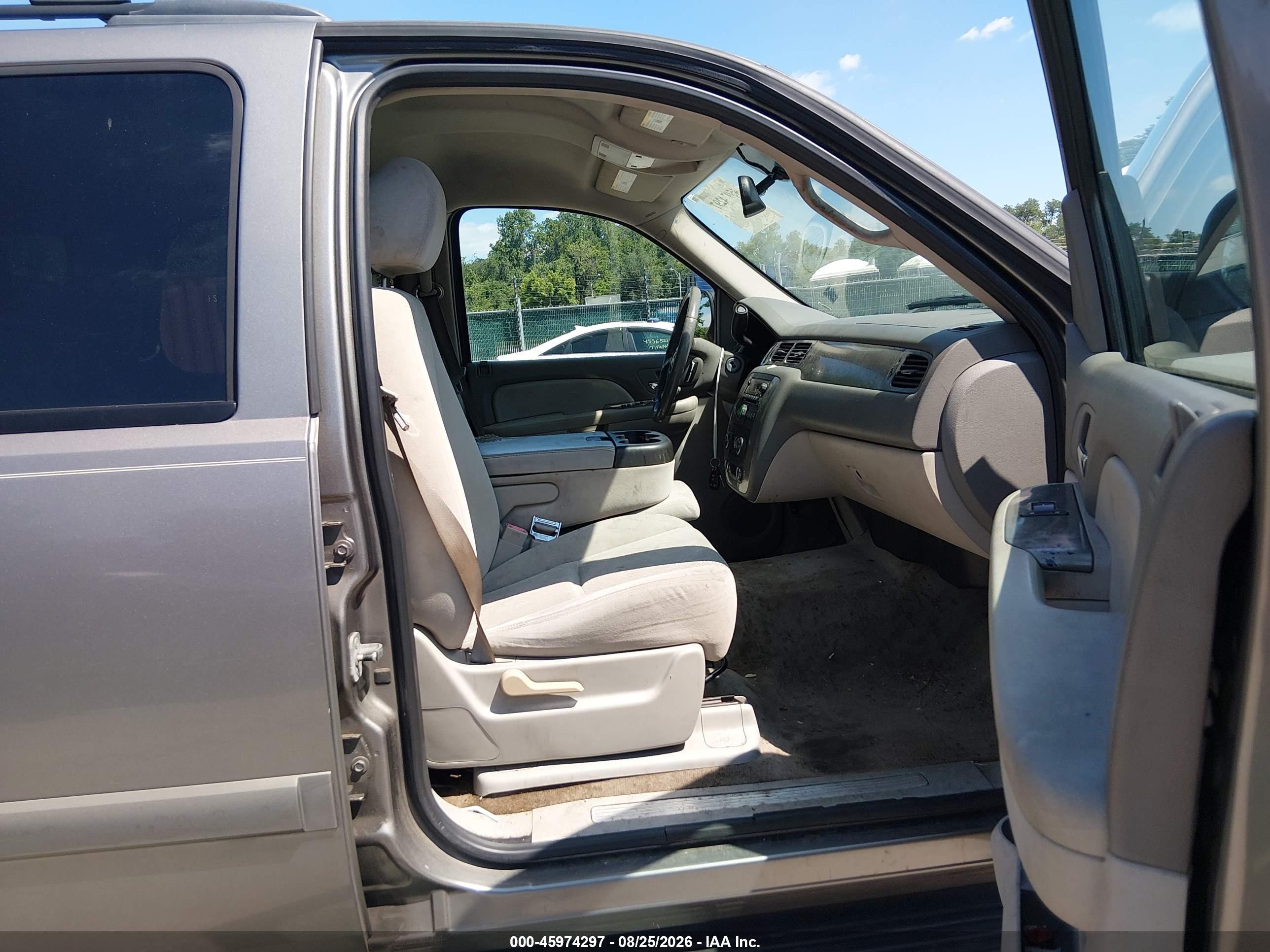 2008 Chevrolet Tahoe Ls Gray vin: 1GNFC13C28R123729