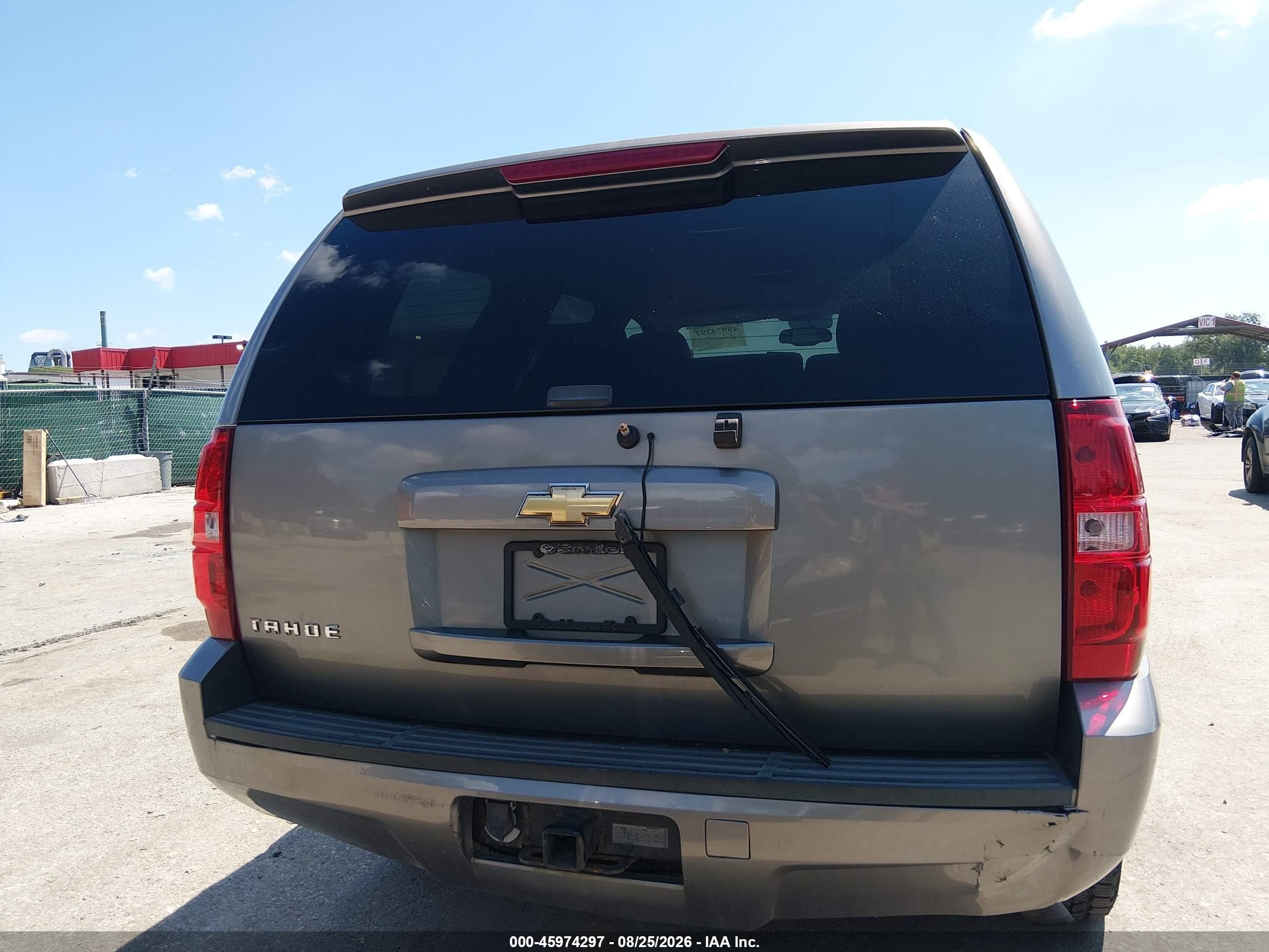 2008 Chevrolet Tahoe Ls Gray vin: 1GNFC13C28R123729