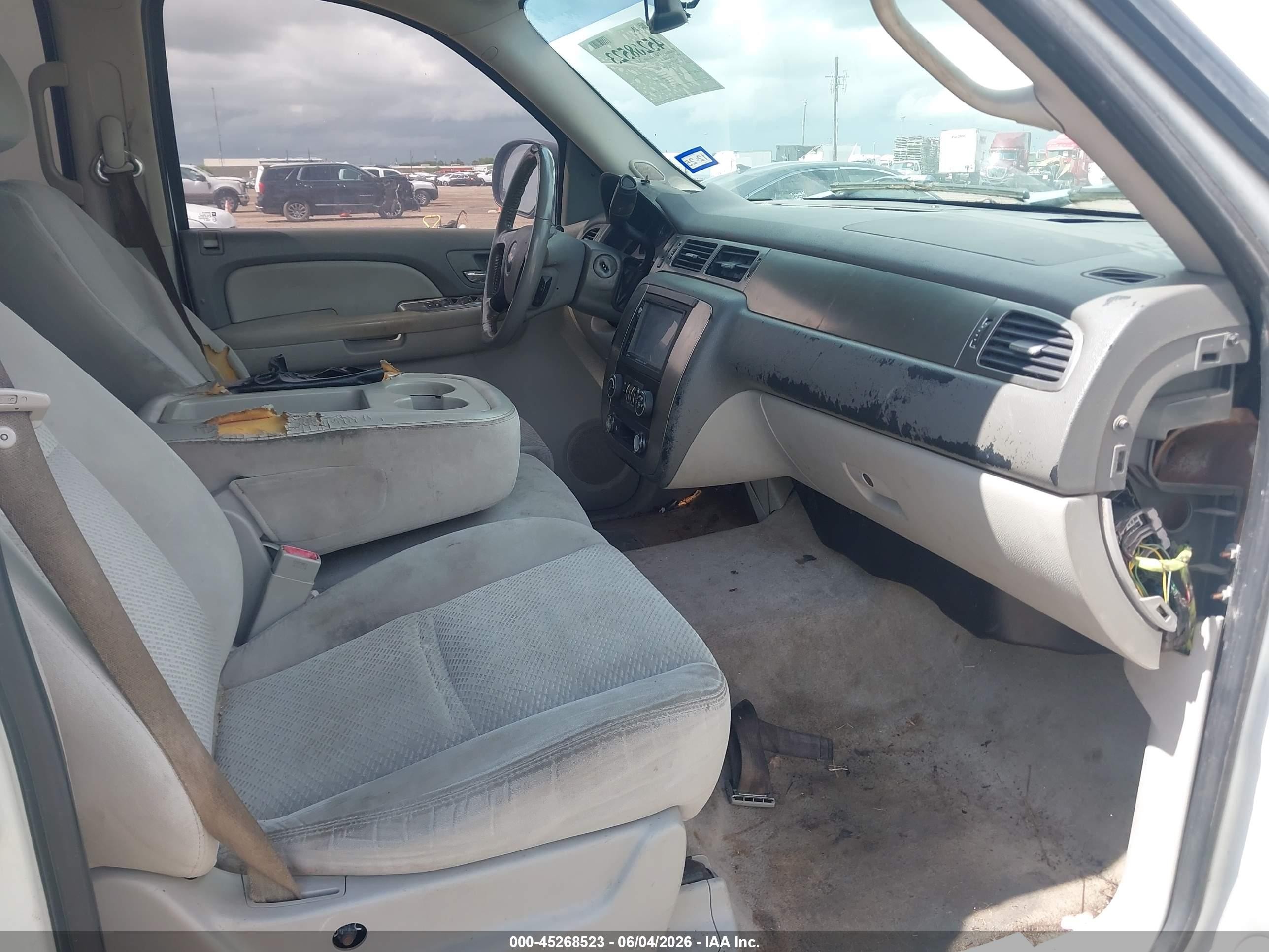 2007 Chevrolet Tahoe Ls White vin: 1GNFC13C37R371969