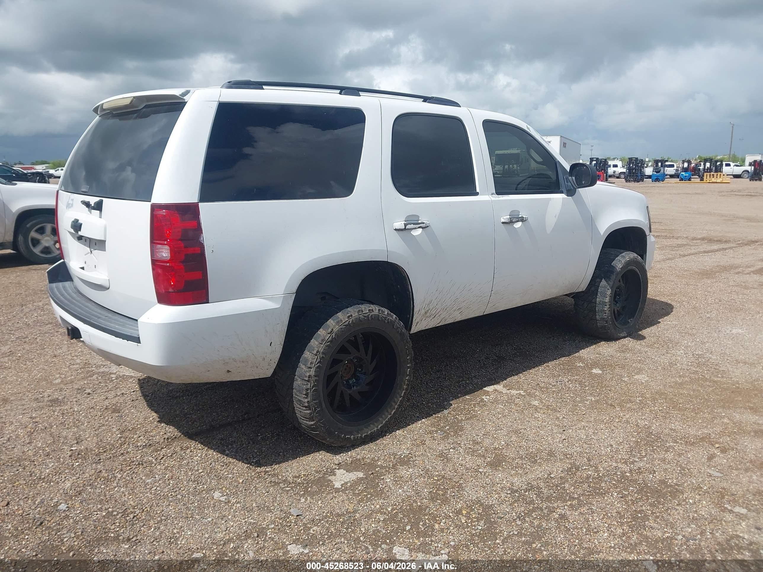 2007 Chevrolet Tahoe Ls White vin: 1GNFC13C37R371969
