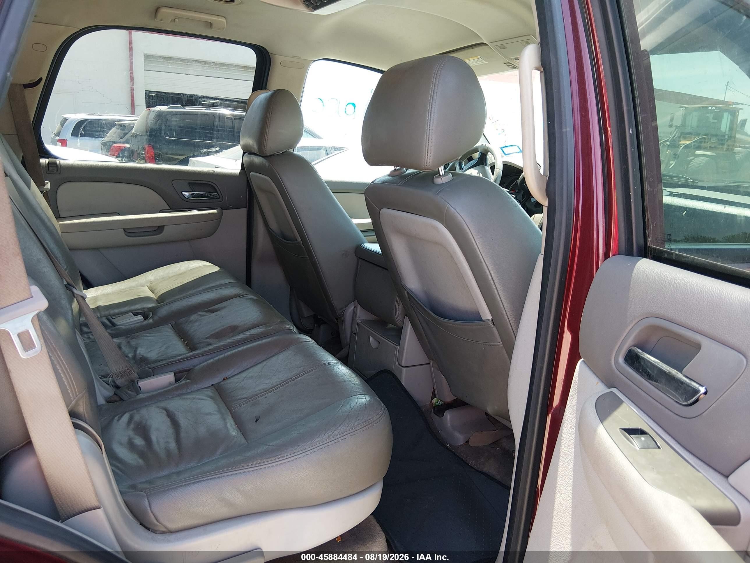2008 Chevrolet Tahoe Ls Темно-бордовый vin: 1GNFC13C38R194017