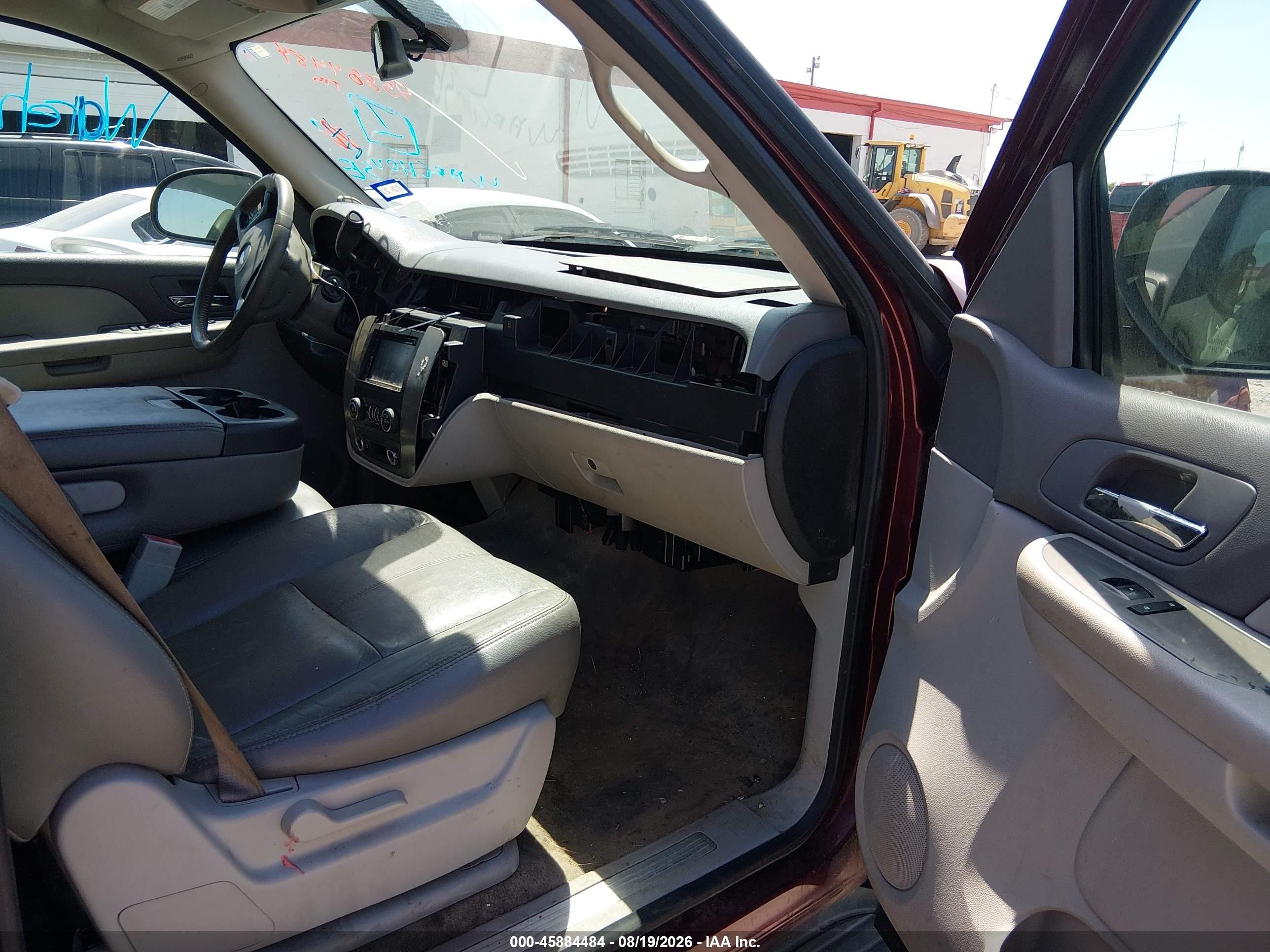 2008 Chevrolet Tahoe Ls Темно-бордовый vin: 1GNFC13C38R194017