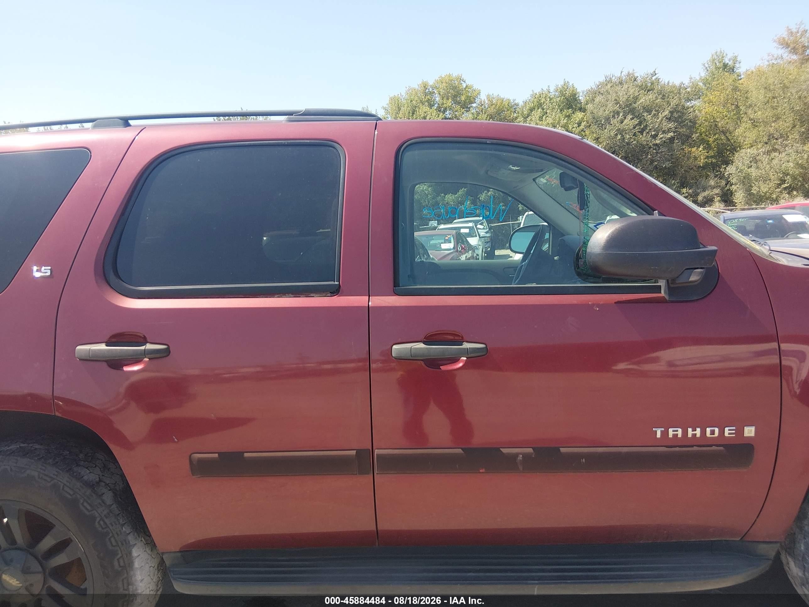 2008 Chevrolet Tahoe Ls Темно-бордовый vin: 1GNFC13C38R194017