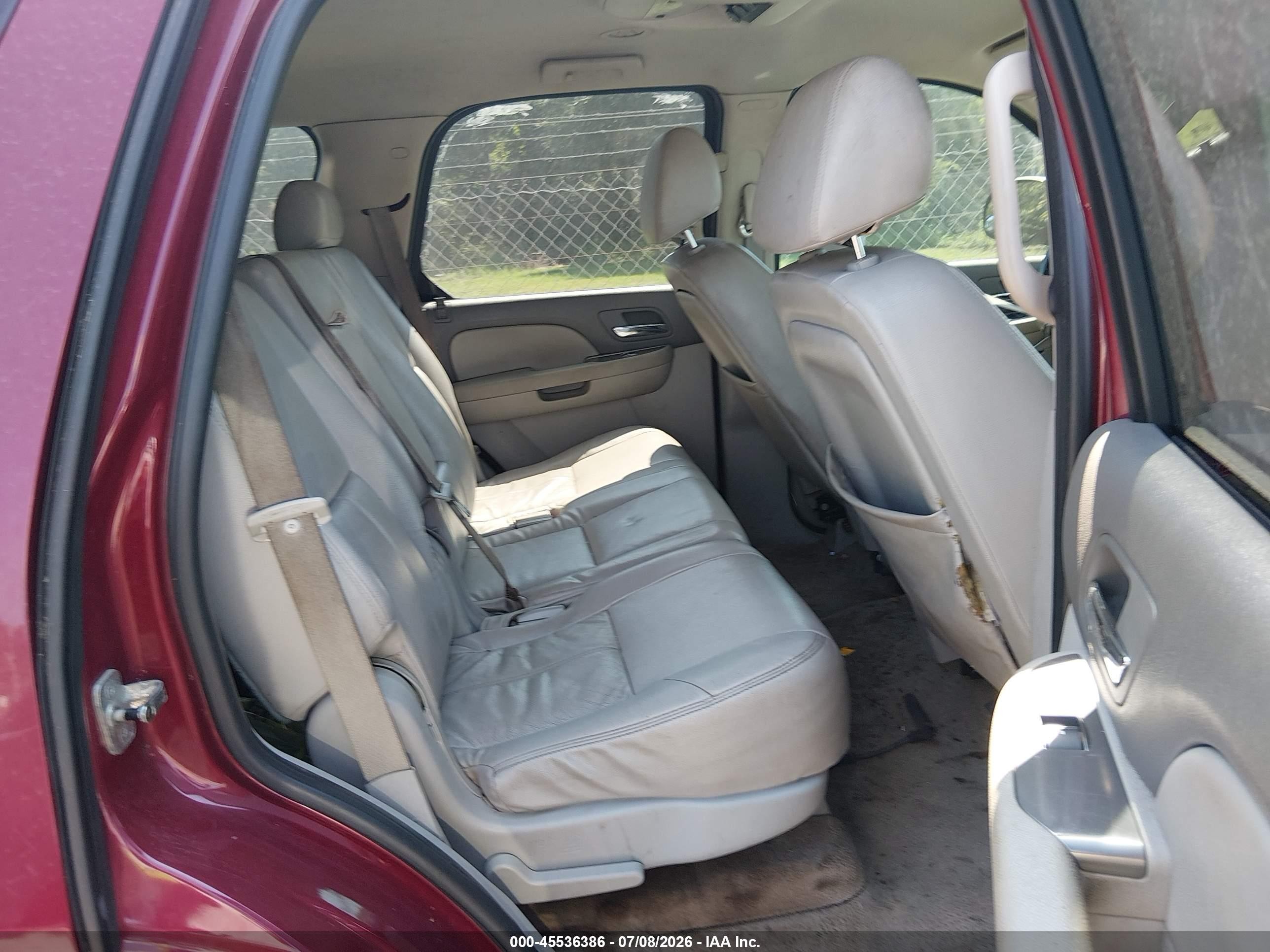 2007 Chevrolet Tahoe Ls Red vin: 1GNFC13C57R272179