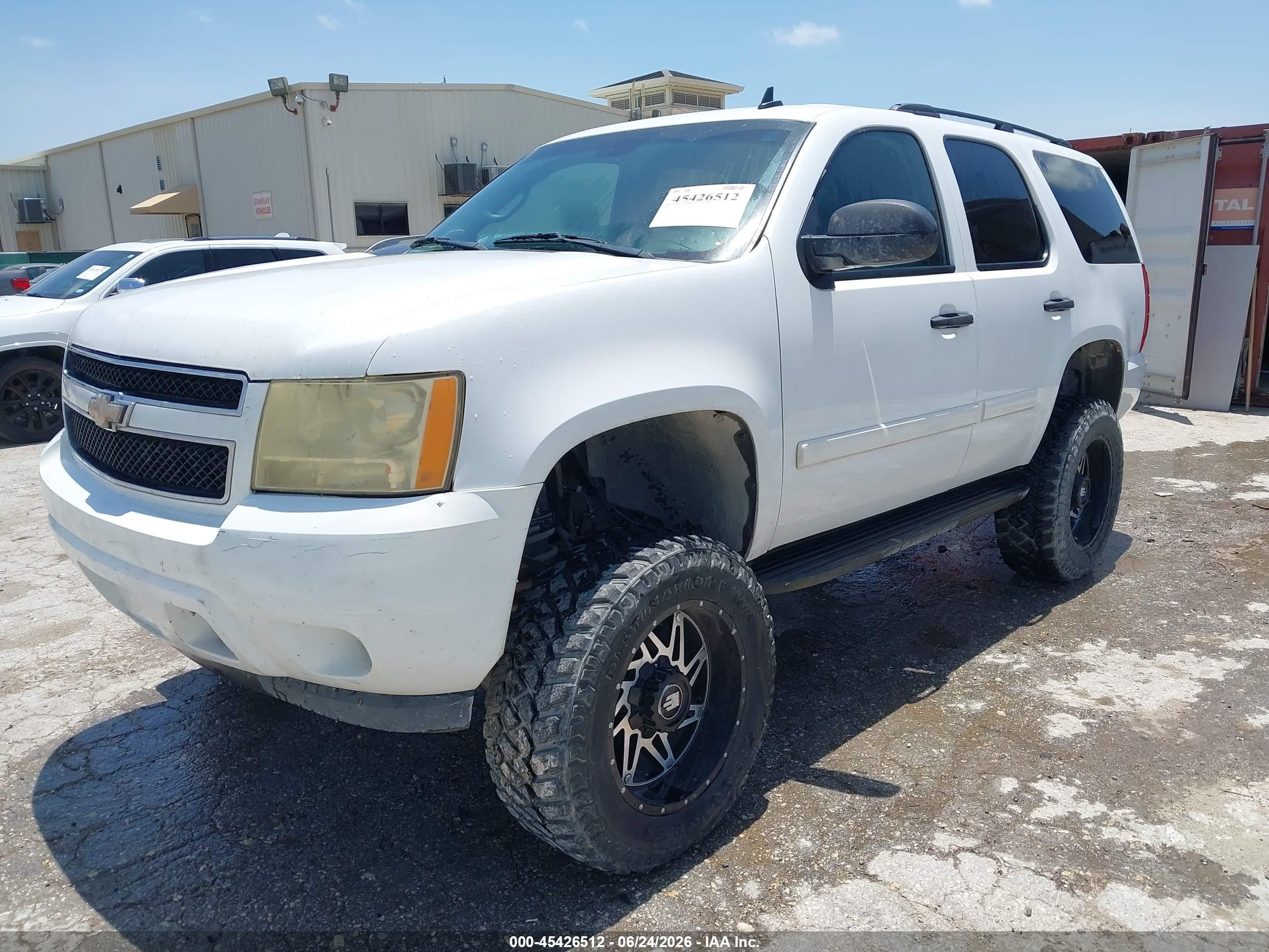 2009 Chevrolet Tahoe Ls White vin: 1GNFC13C59R157245