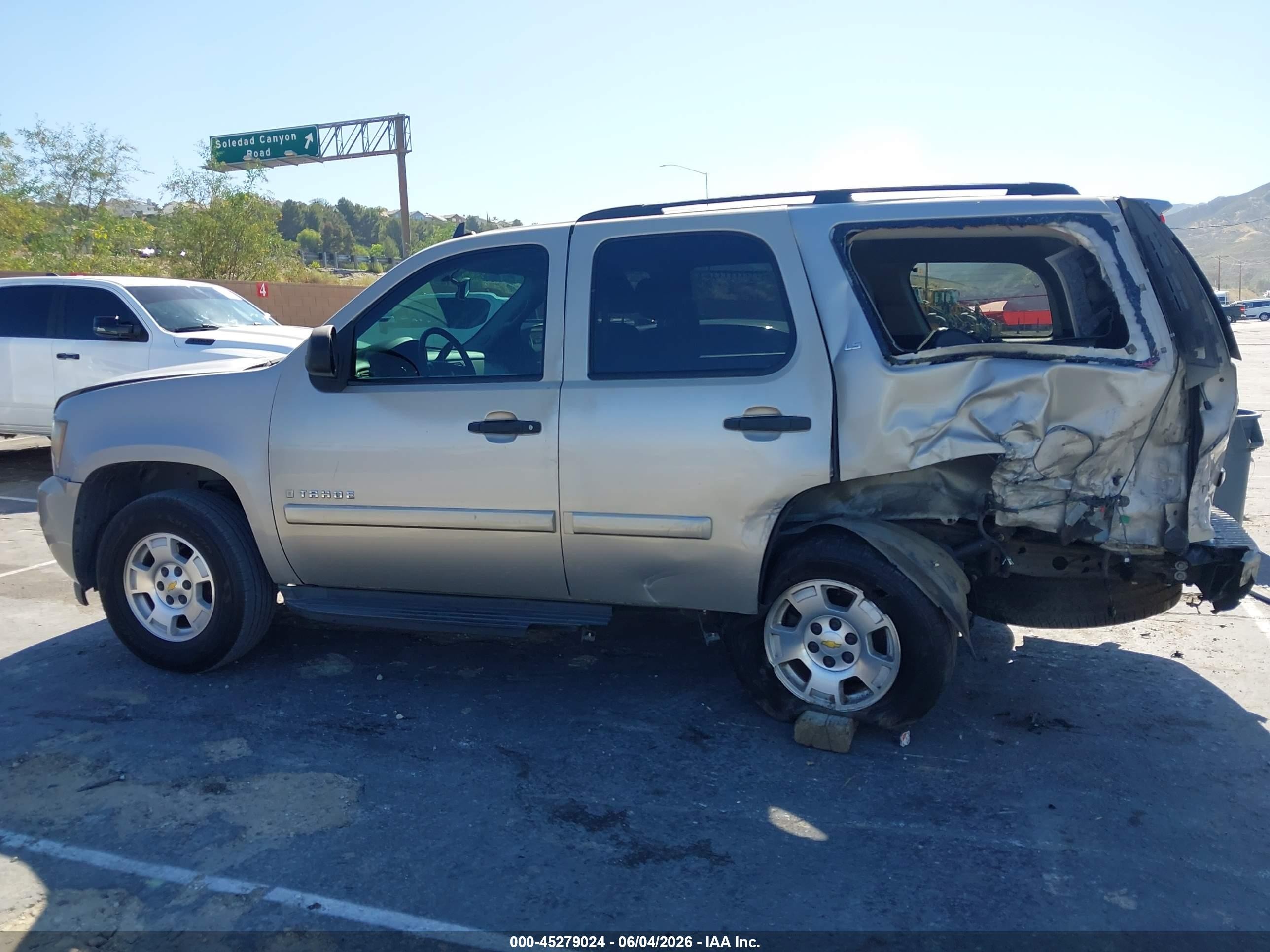 2009 Chevrolet Tahoe Ls Tan vin: 1GNFC13C59R191220