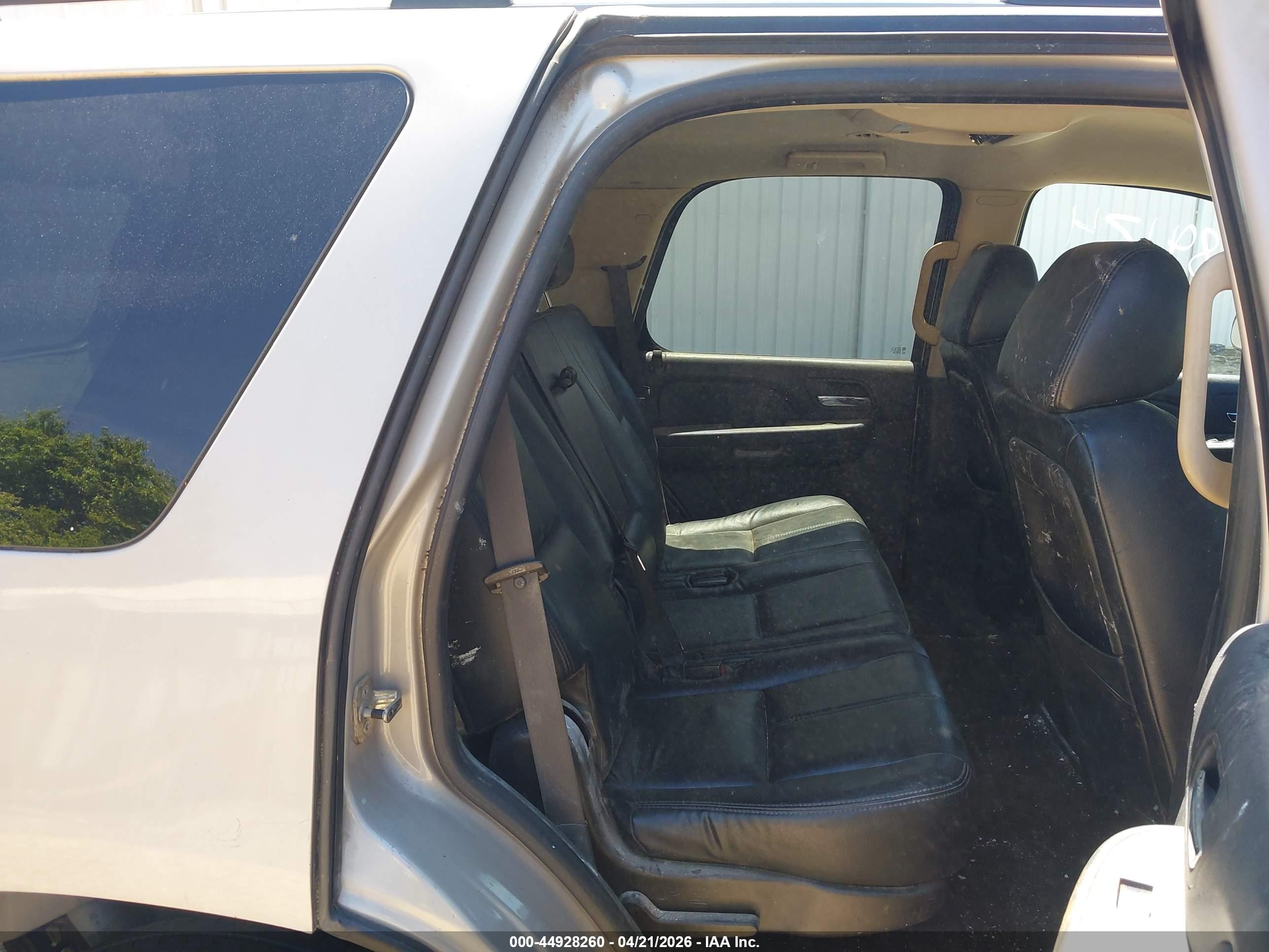 2008 Chevrolet Tahoe Ls Tan vin: 1GNFC13C68J199212