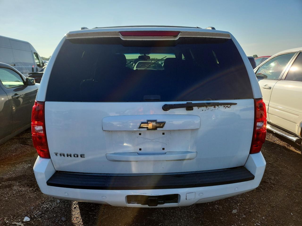 2009 Chevrolet Tahoe C1500 Ls White vin: 1GNFC13C69R276048
