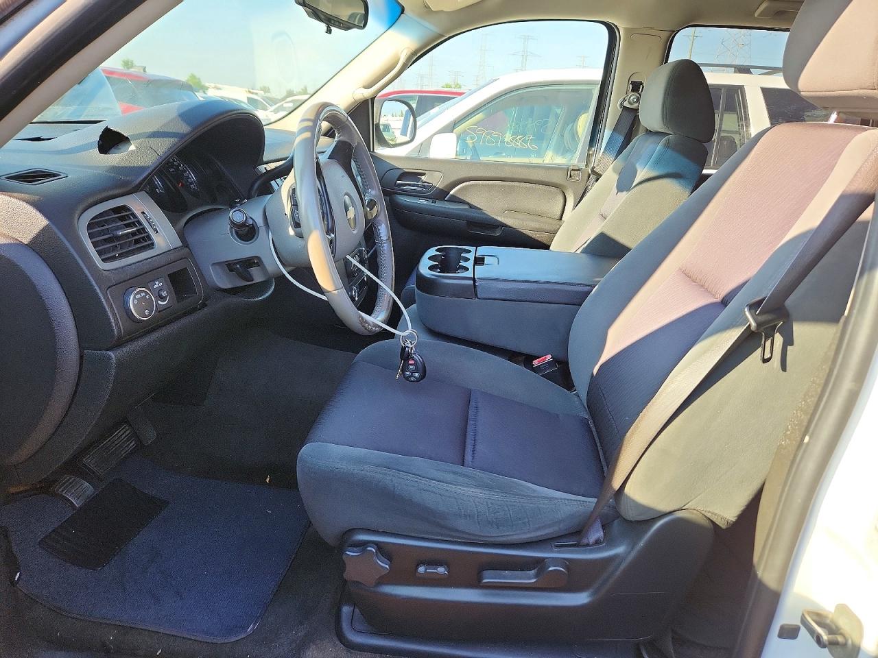 2009 Chevrolet Tahoe C1500 Ls White vin: 1GNFC13C69R276048